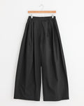 Three Tuck Banding Pant in Black