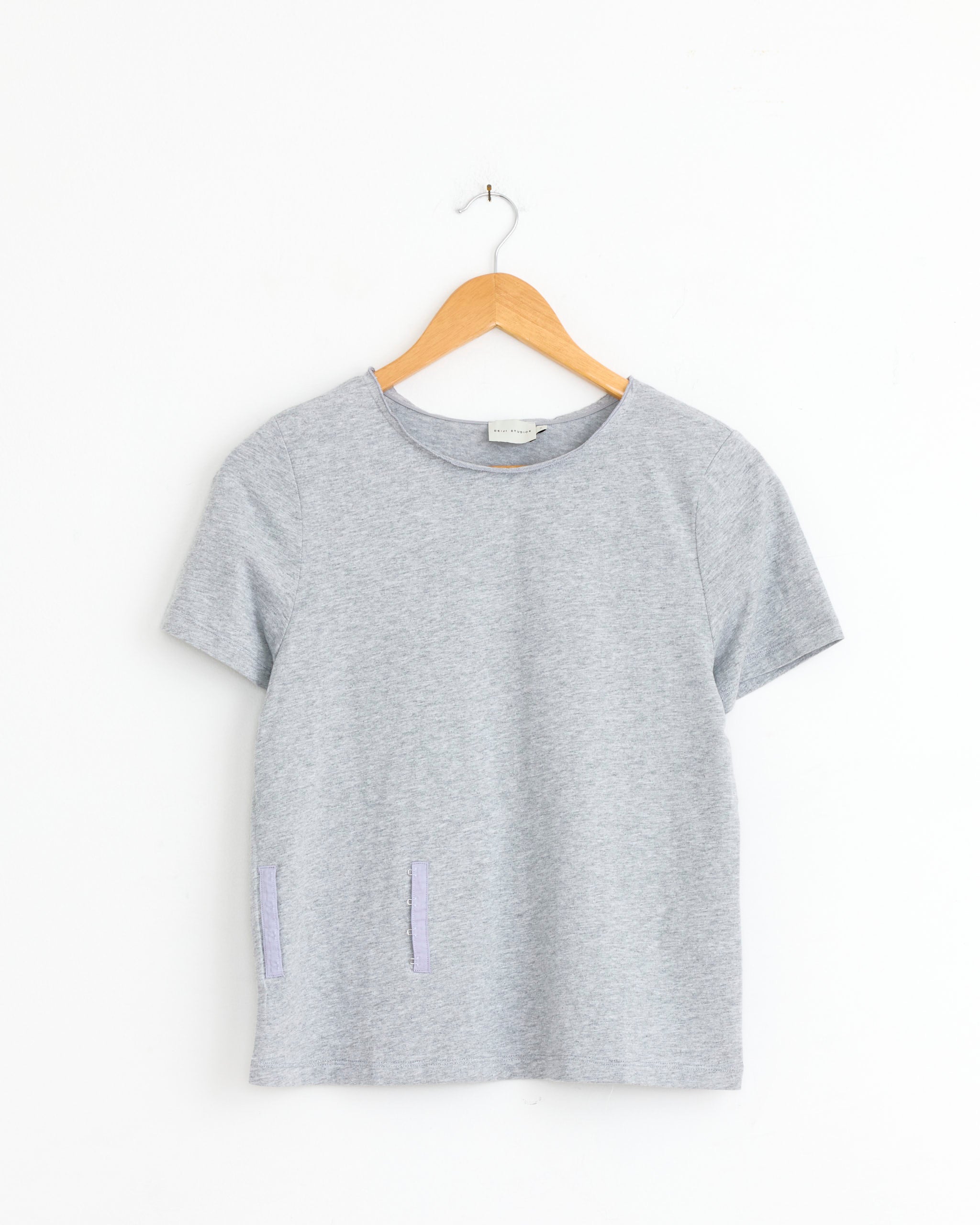 Pinch Tee in Grey