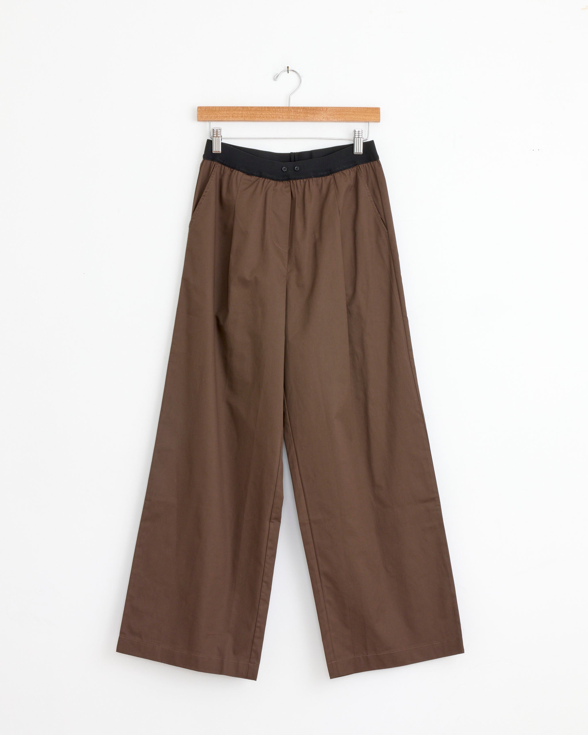 Contrast Waist Pant in Brown