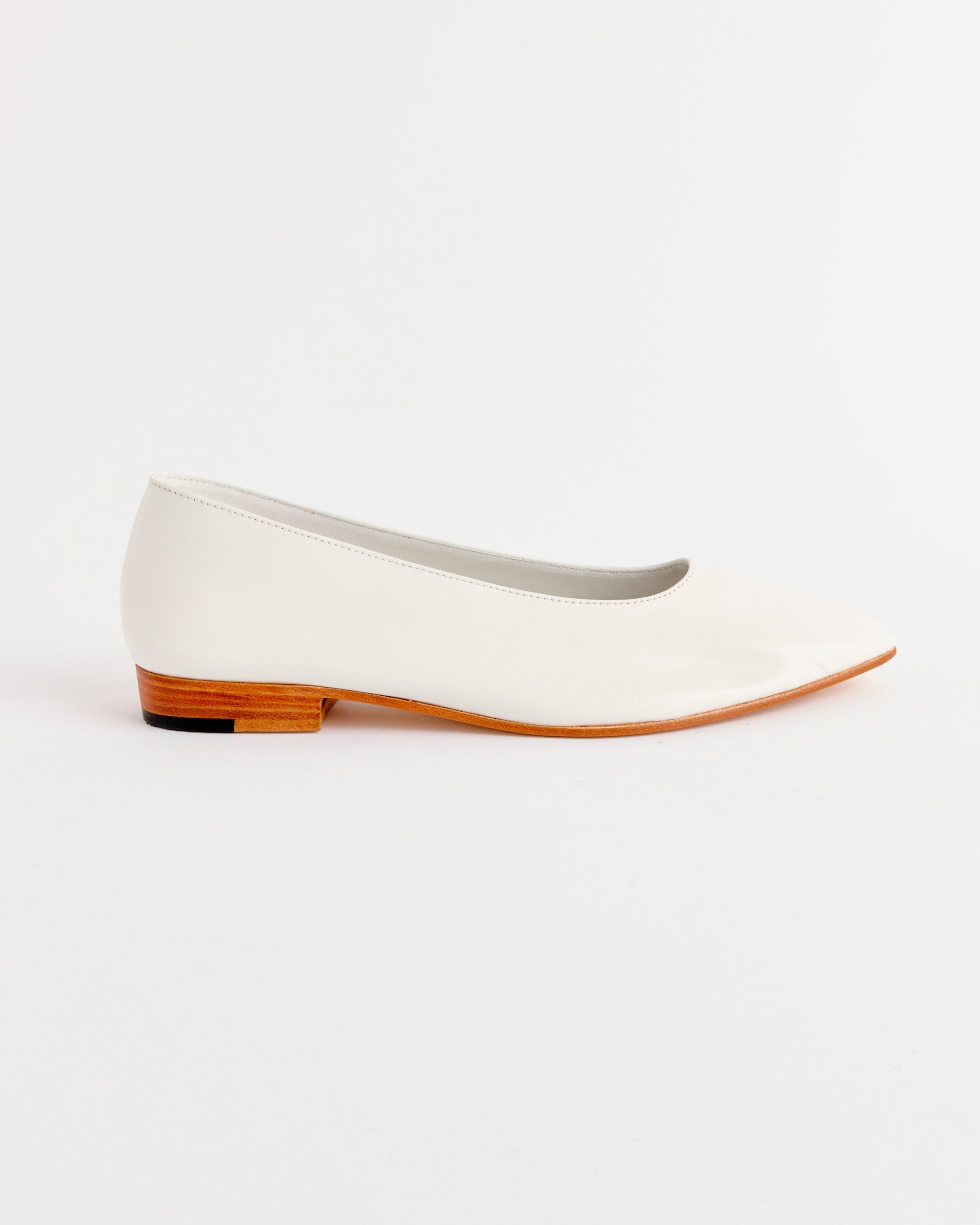 Party Flat in White