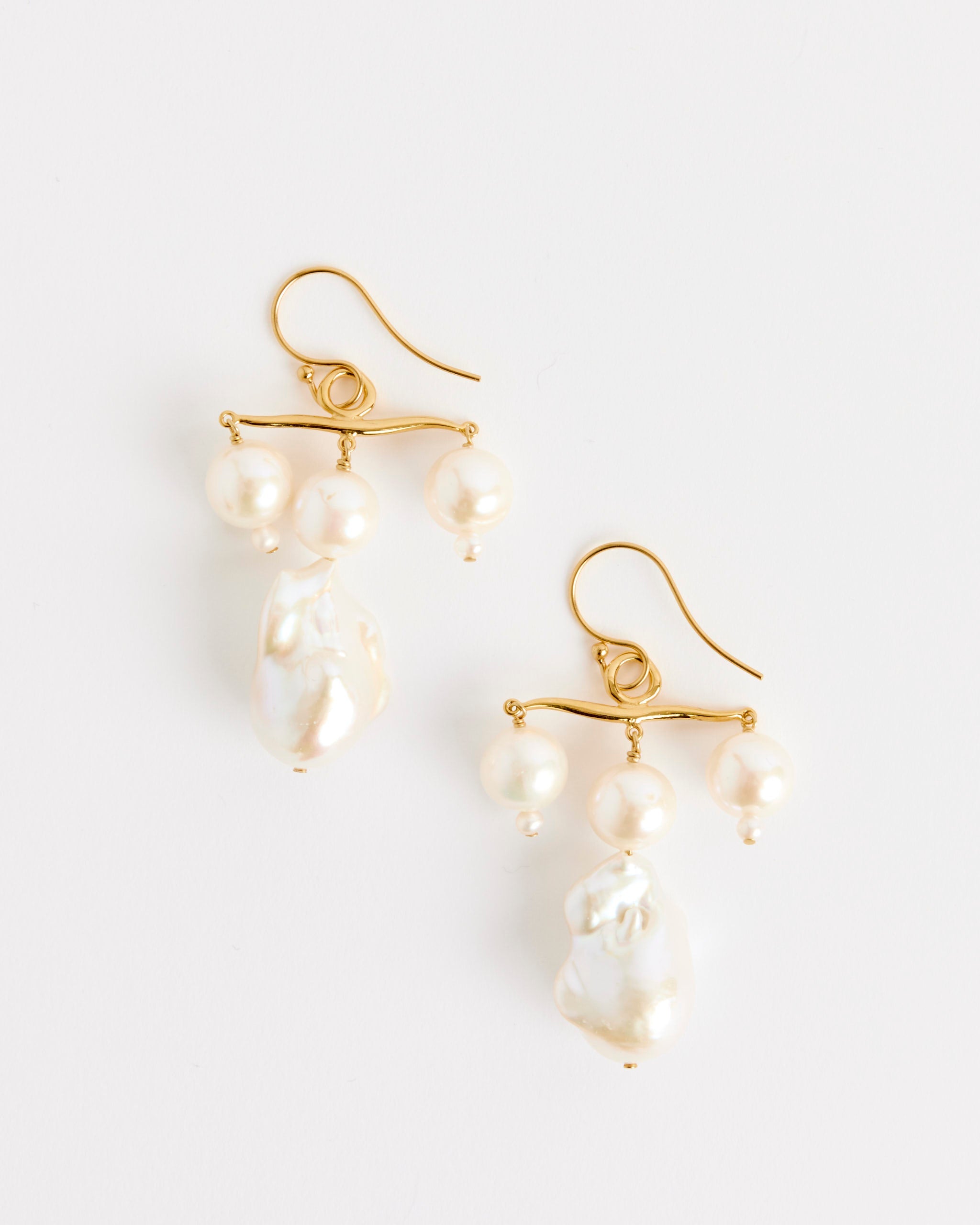 Caroline Earrings in White Pearl