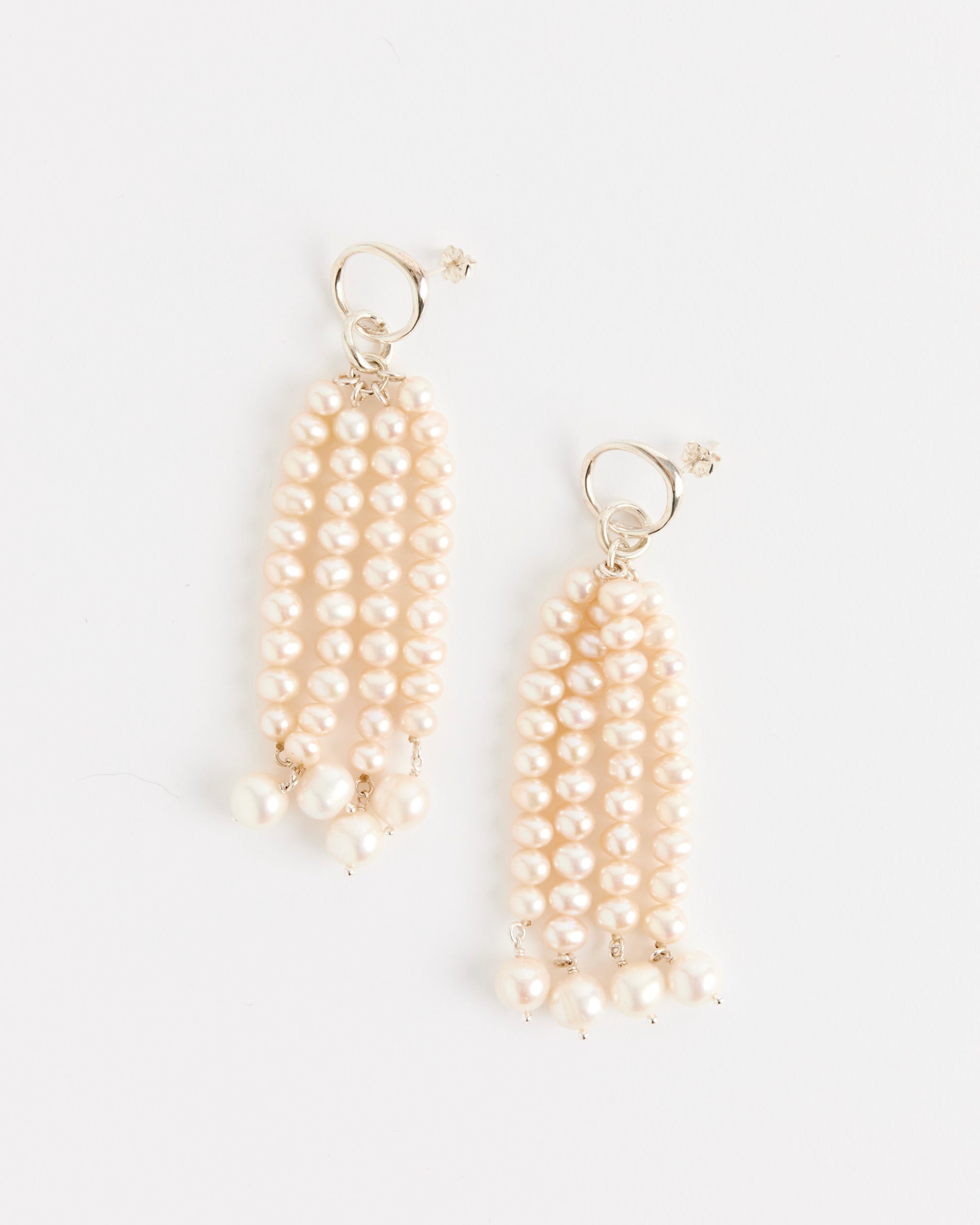 Pampille Earrings in White Pearl