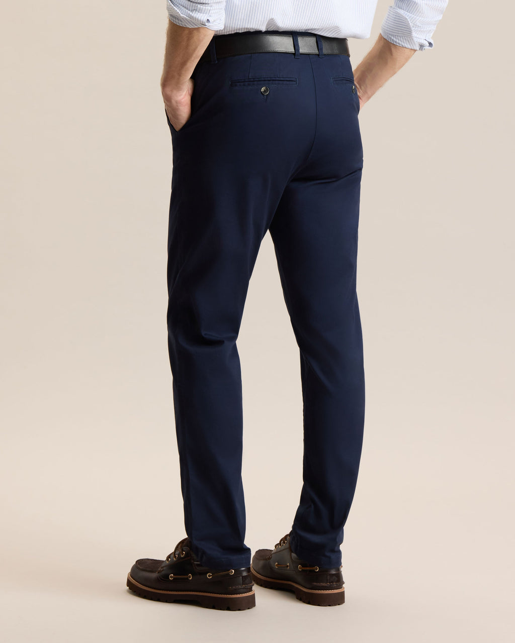 ESSENTIAL SLIM CHINO PANT