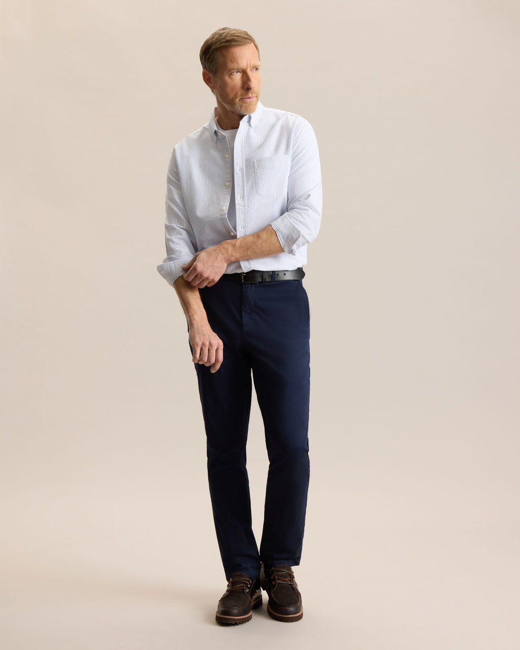 ESSENTIAL SLIM CHINO PANT