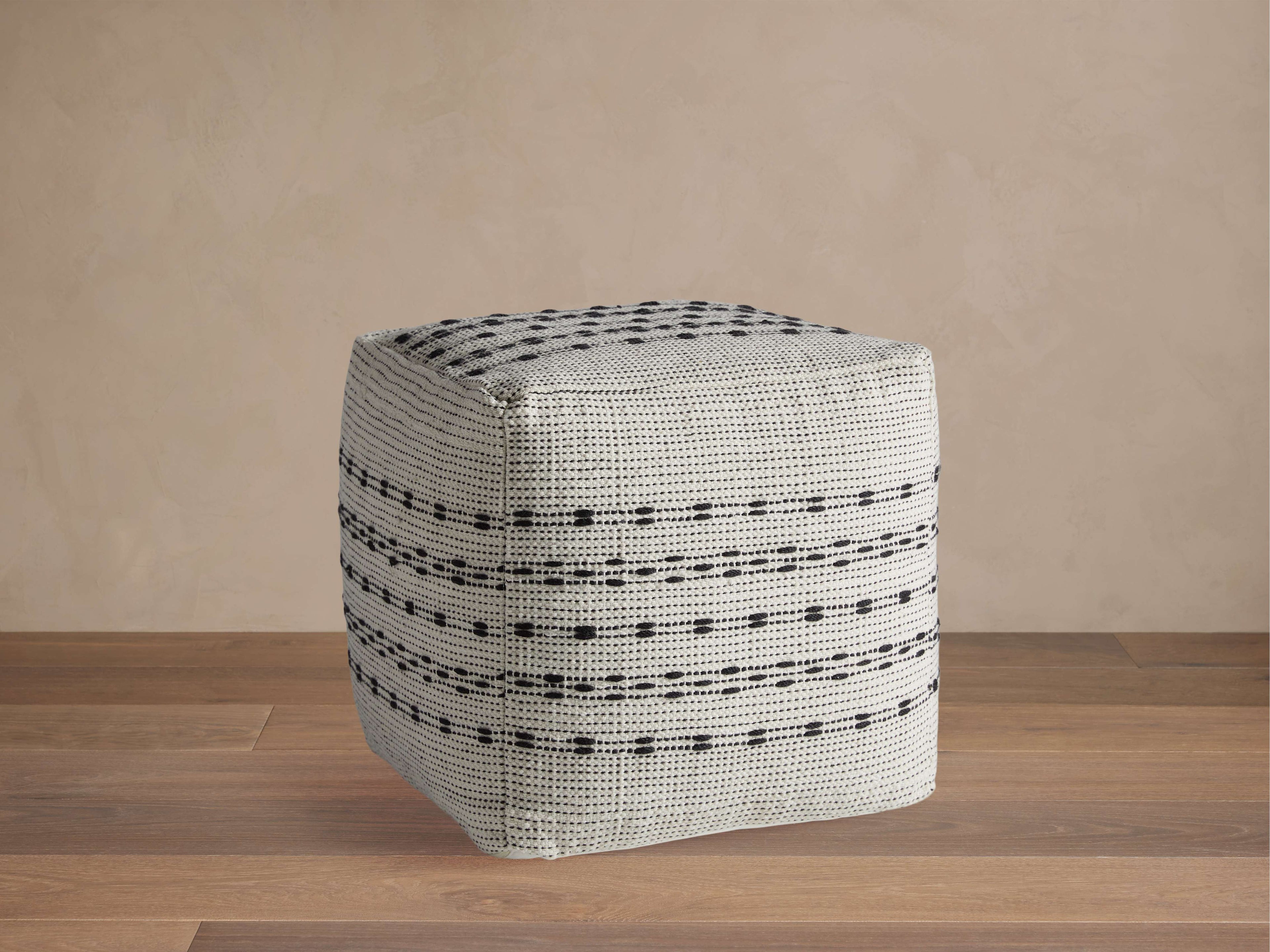 Ladera Performance Pouf