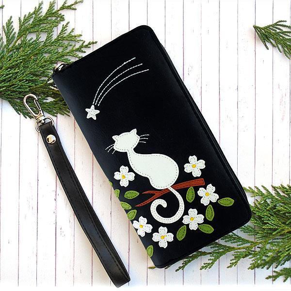 55-257: Cat applique wristlet wallet