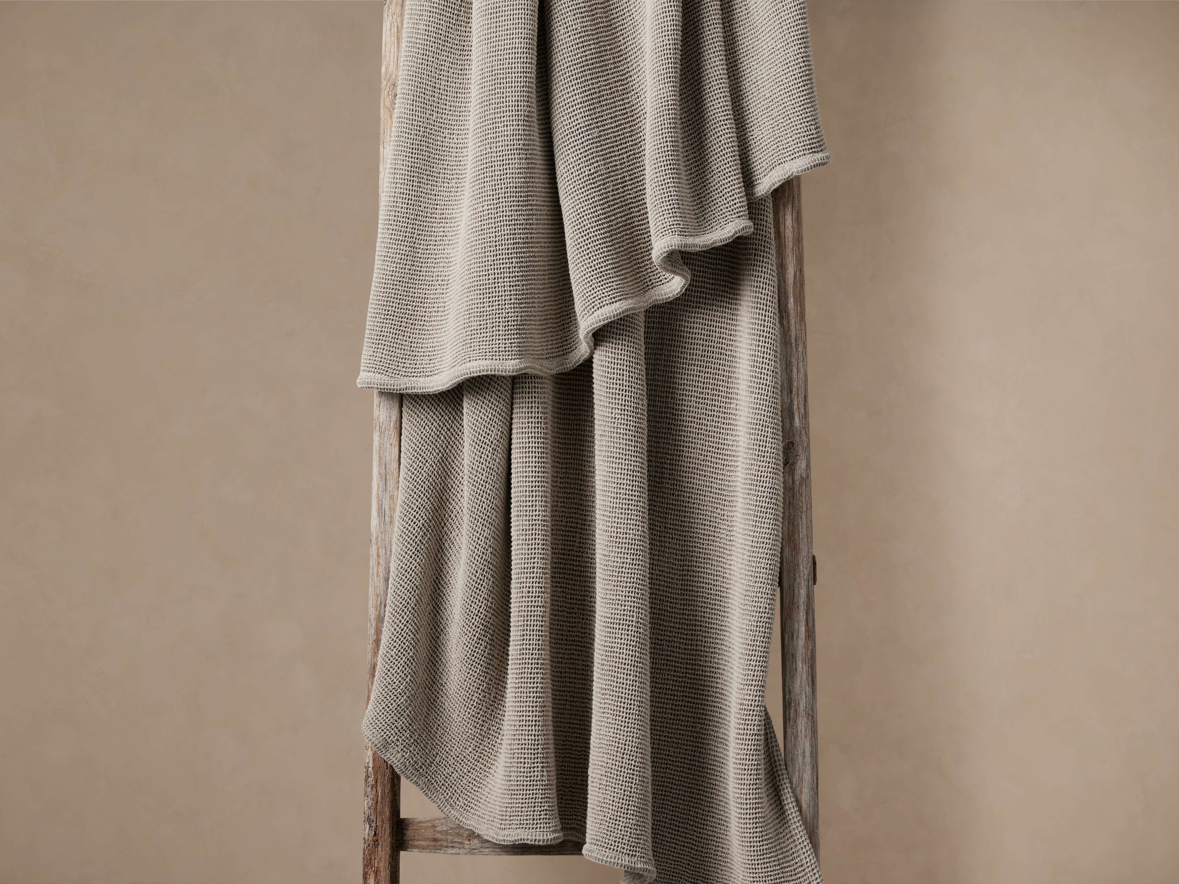 Garment-Dyed Throw in Mink