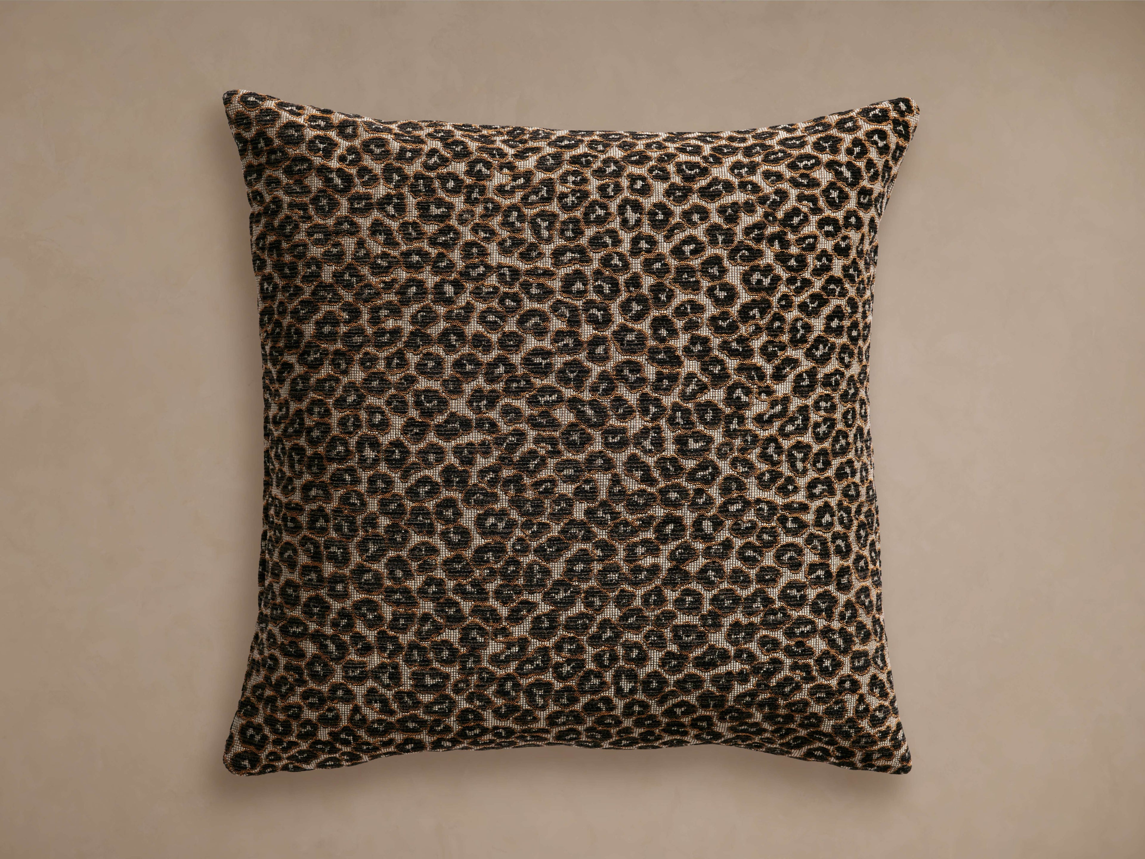 Leonie Pillow