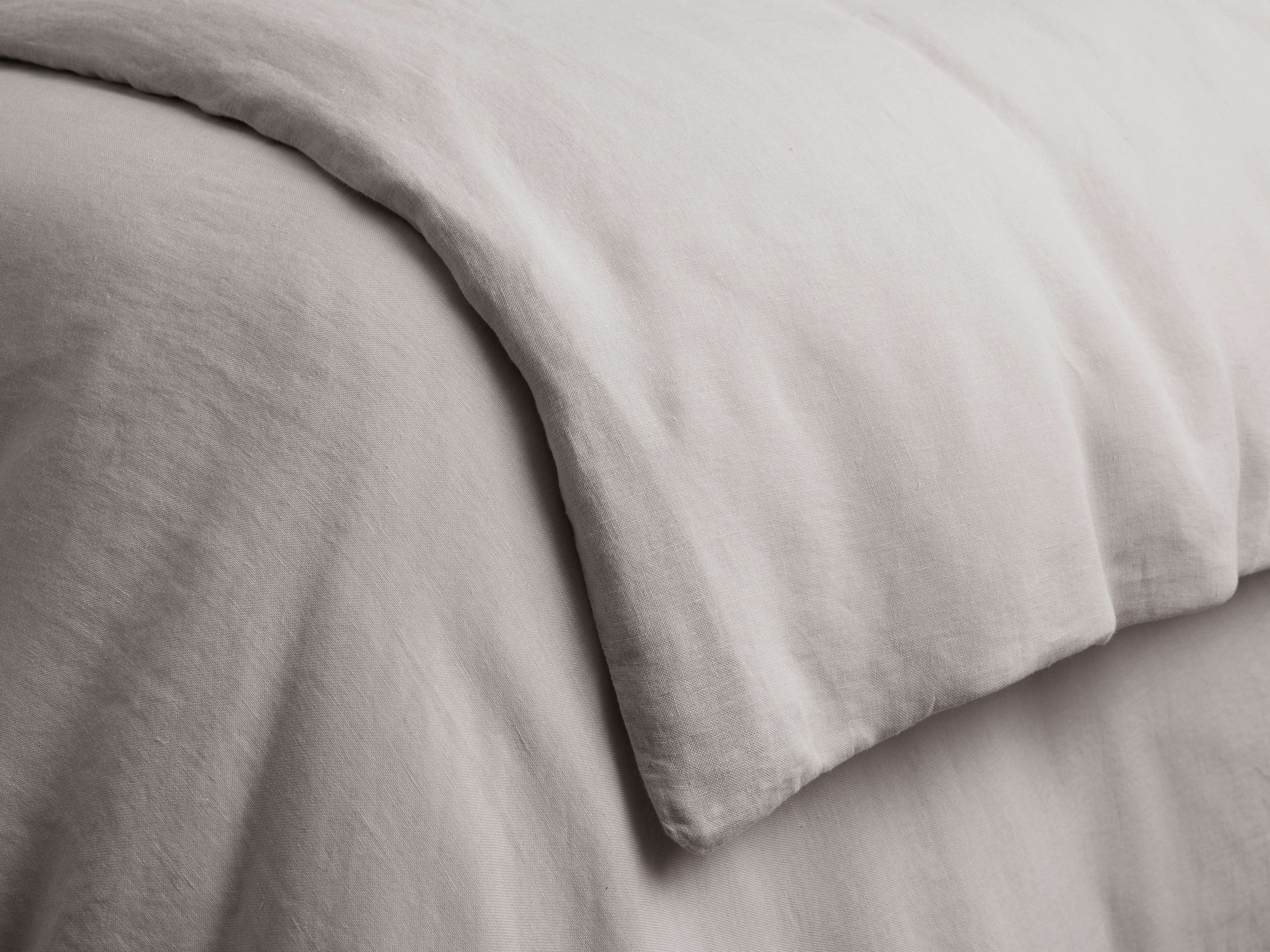 Italian Garment-Dyed Linen Duvet in Natural