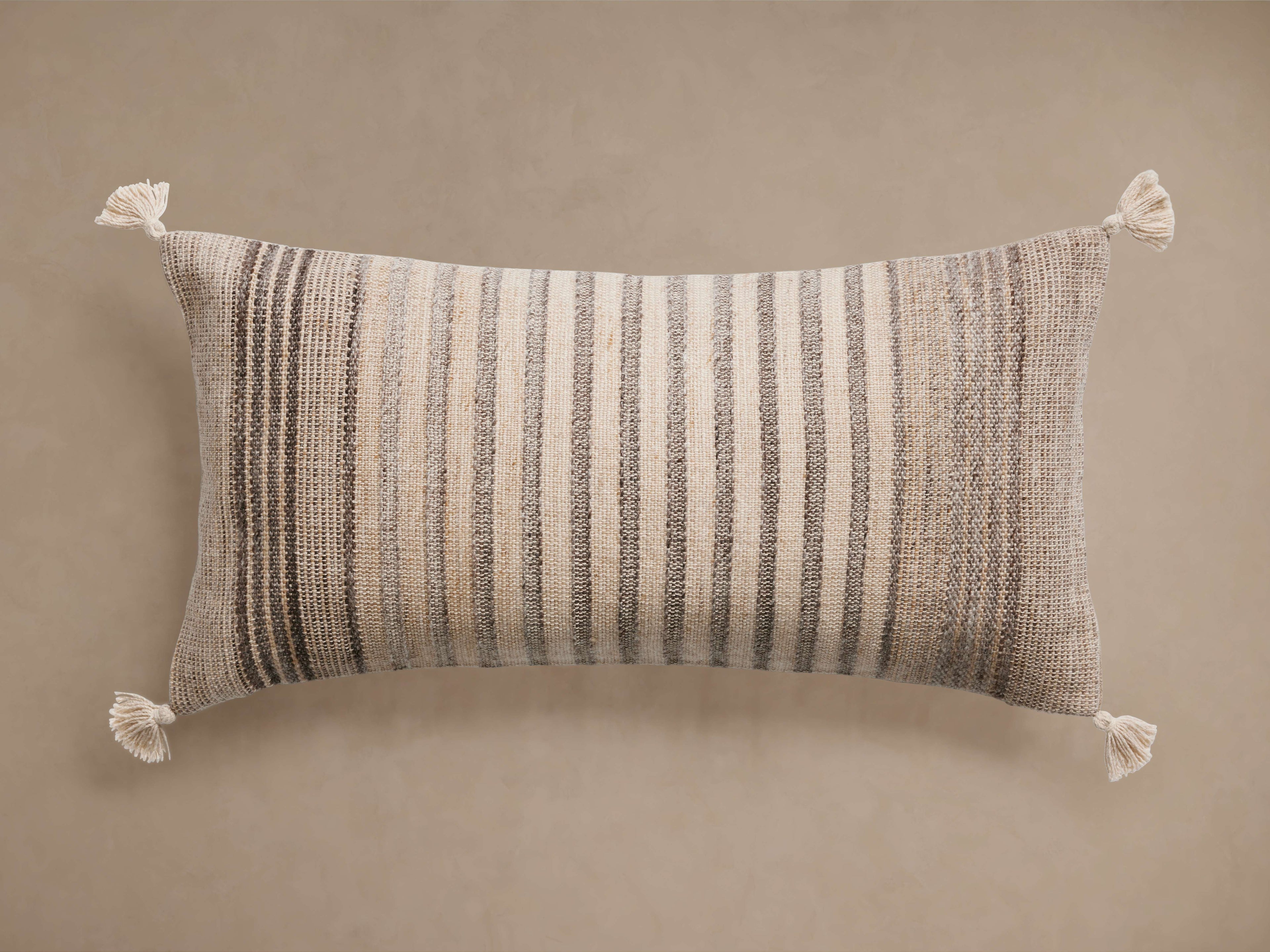 Marant Lumbar Pillow Cover