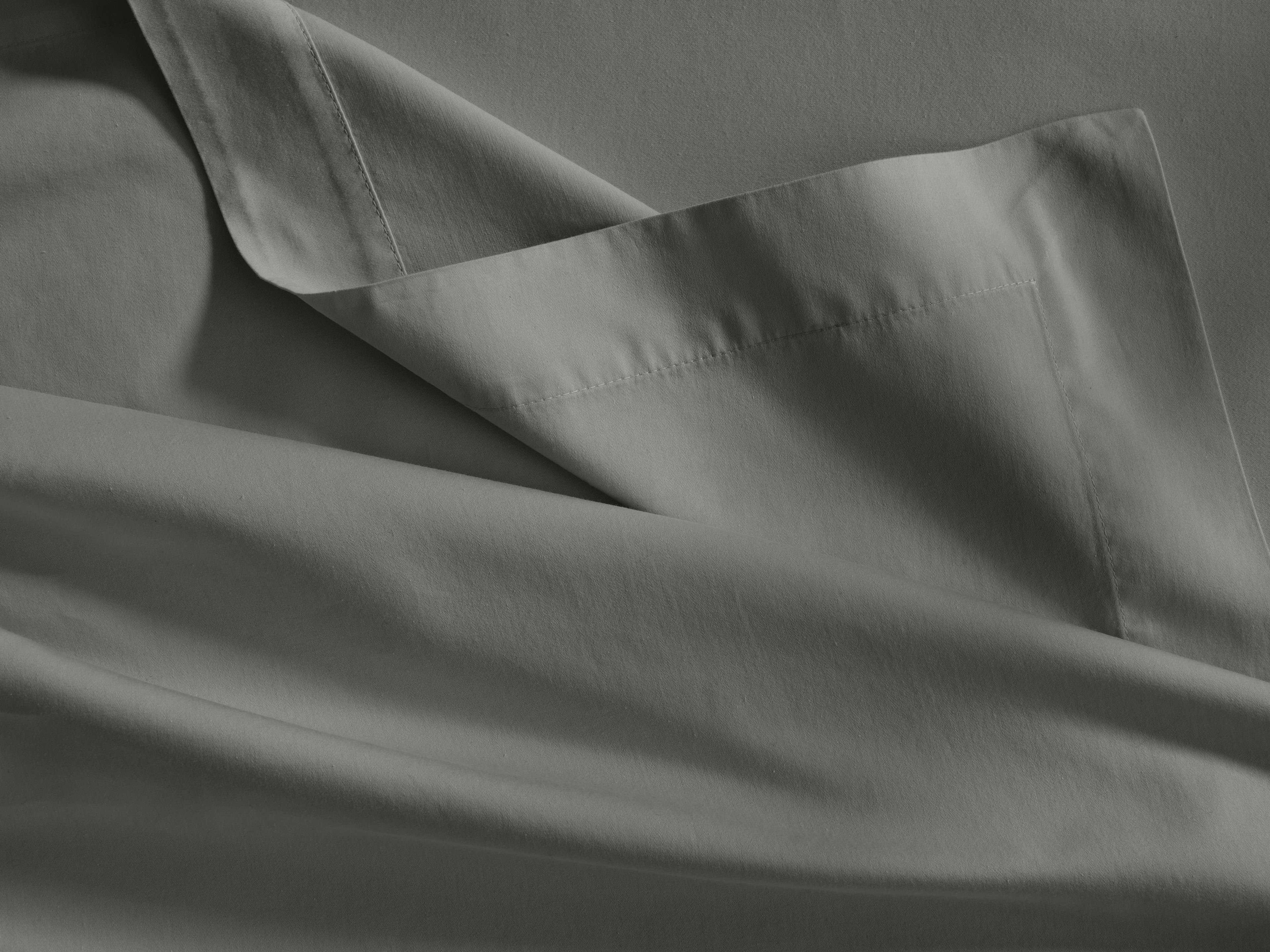 Italian Garment-Dyed Sateen Flat Sheet in Charcoal