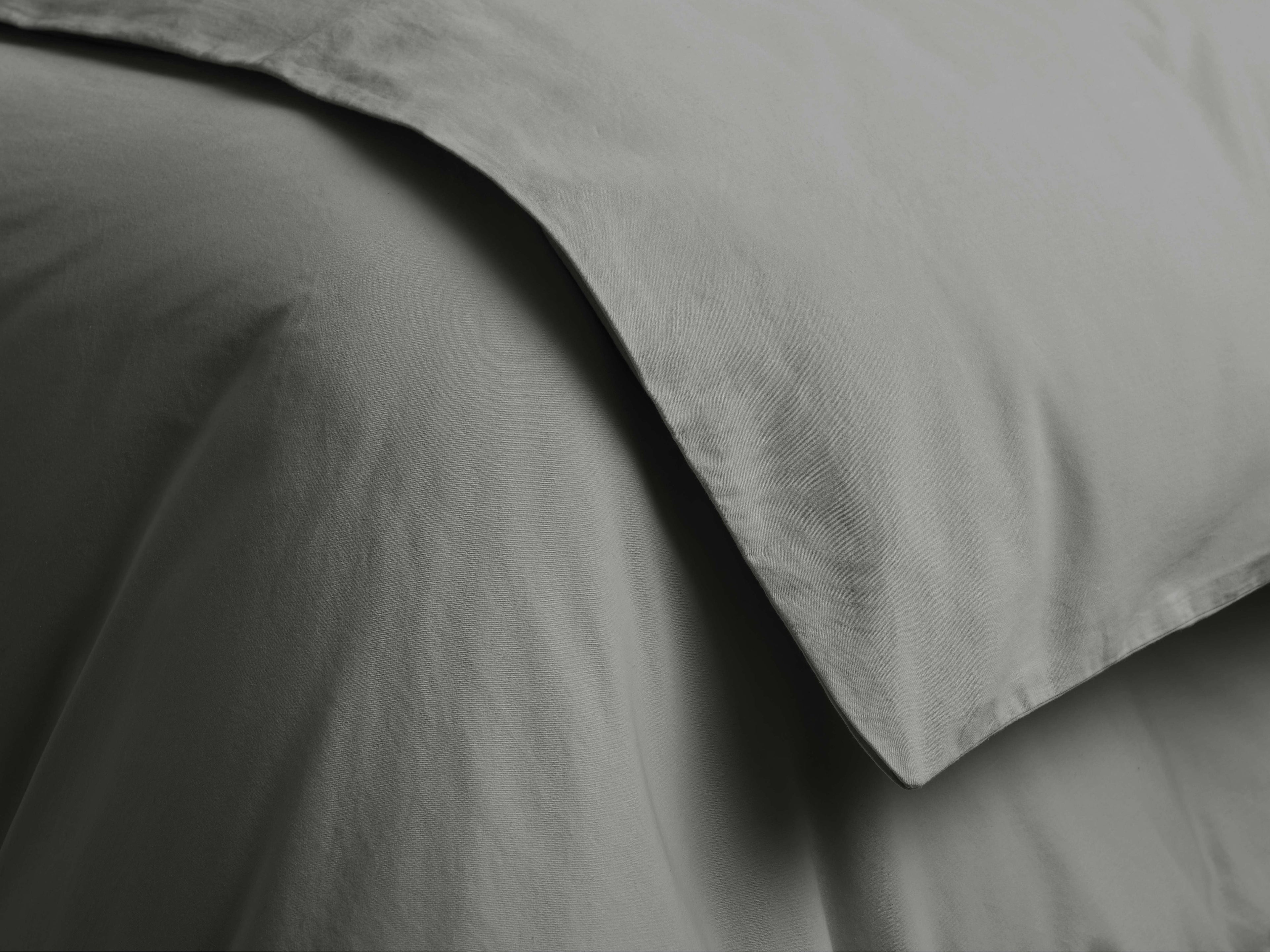 Italian Garment-Dyed Sateen Duvet in Charcoal
