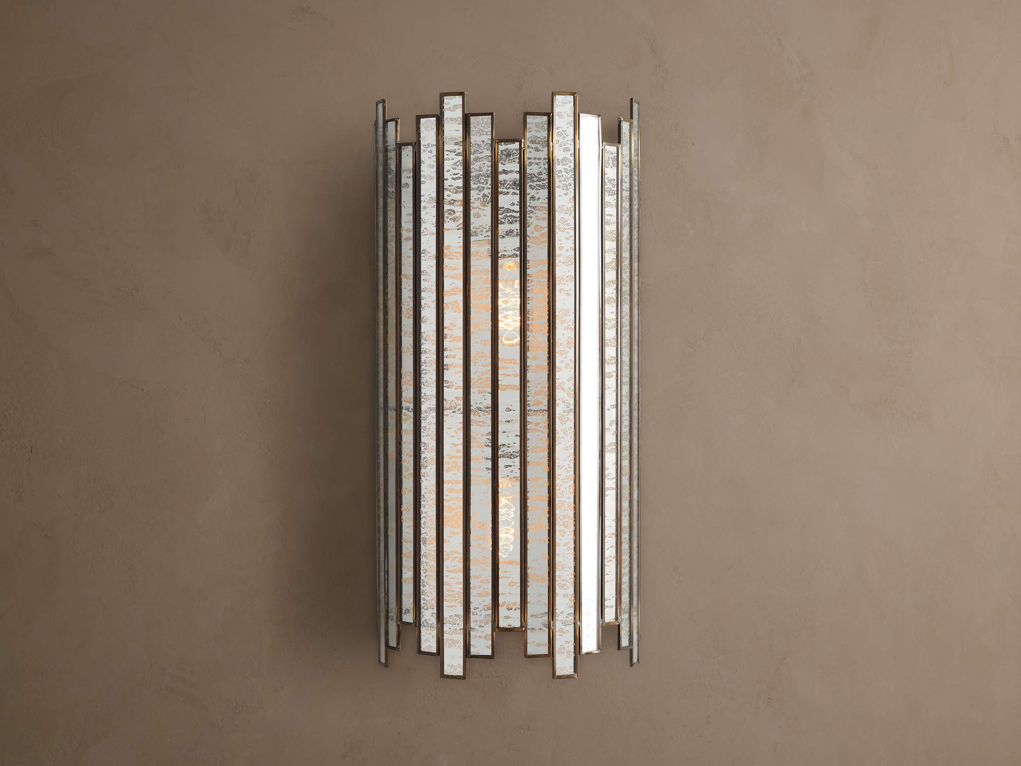 Laila Sconce