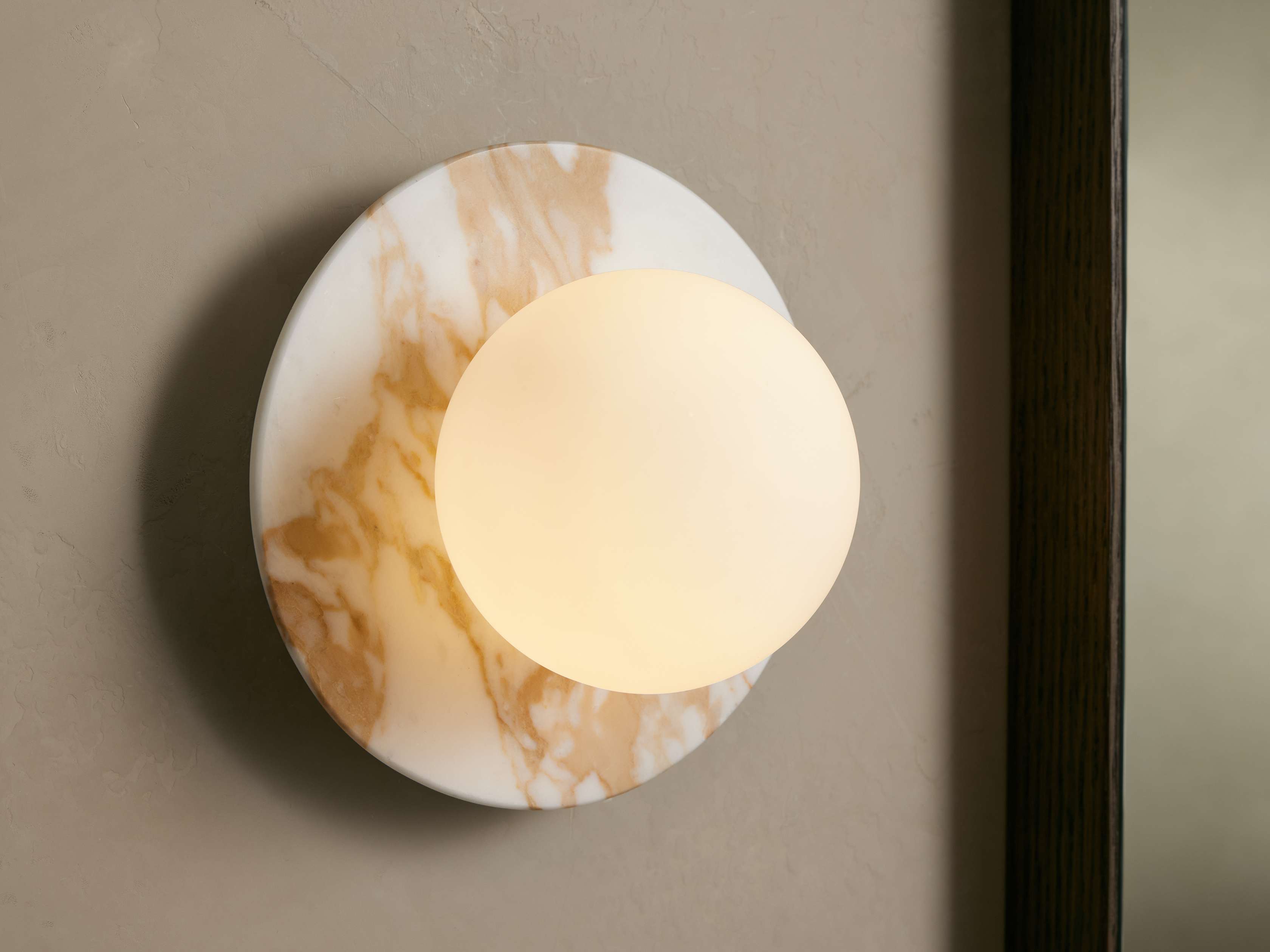 Corinna Sconce