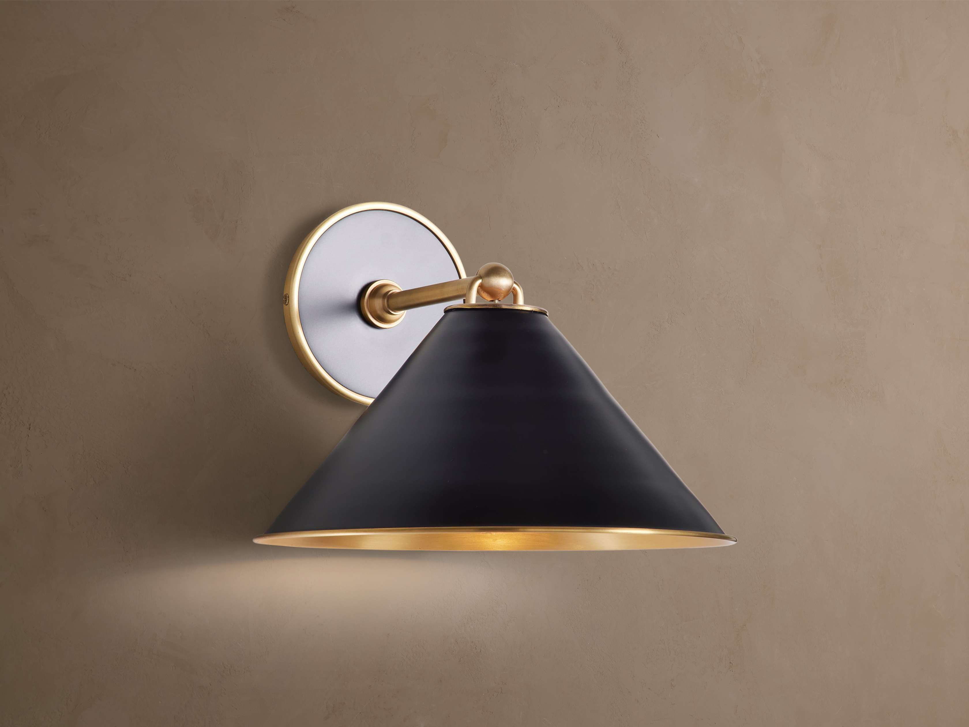 Arno Sconce