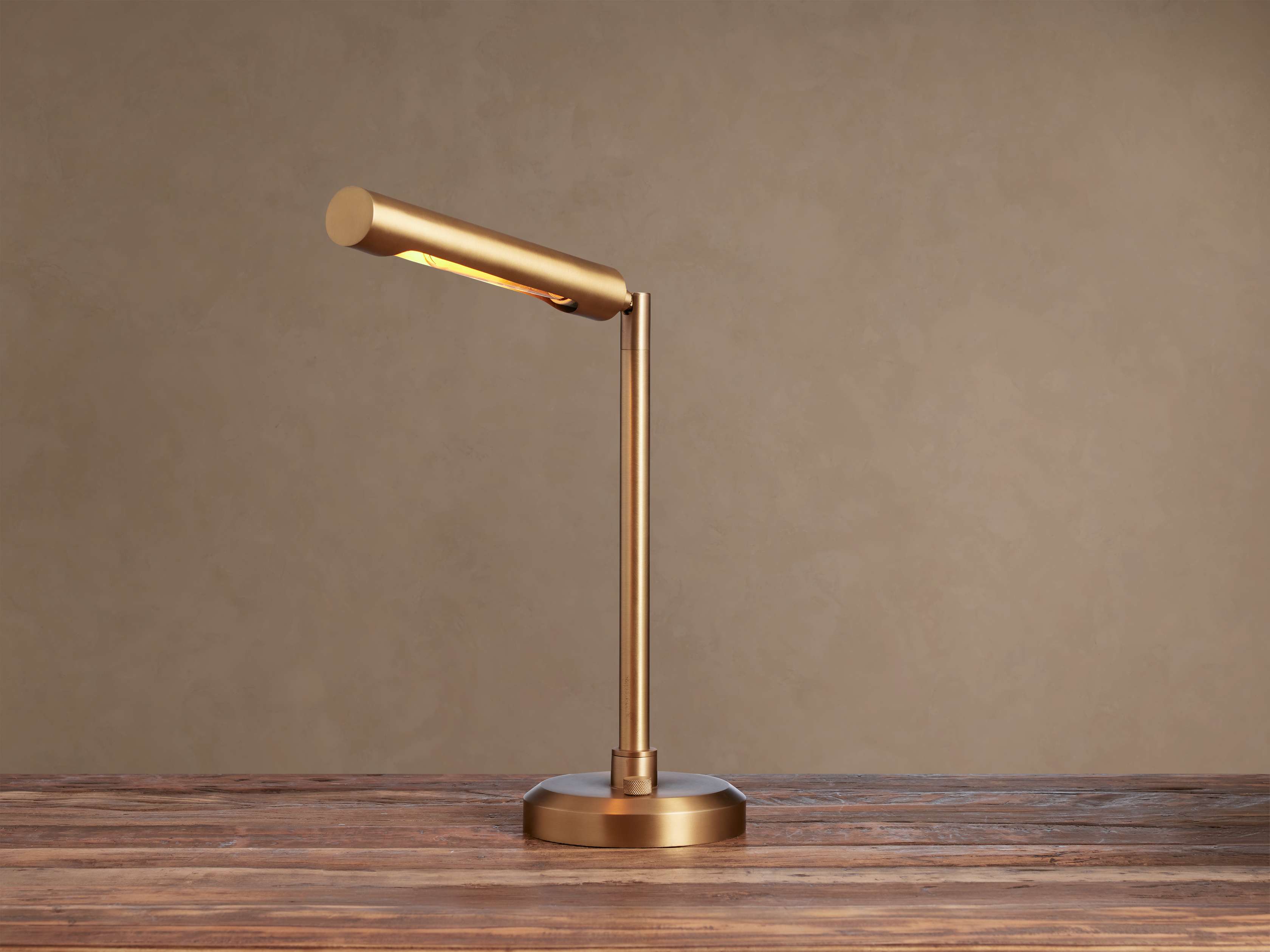 Elih Desk Lamp