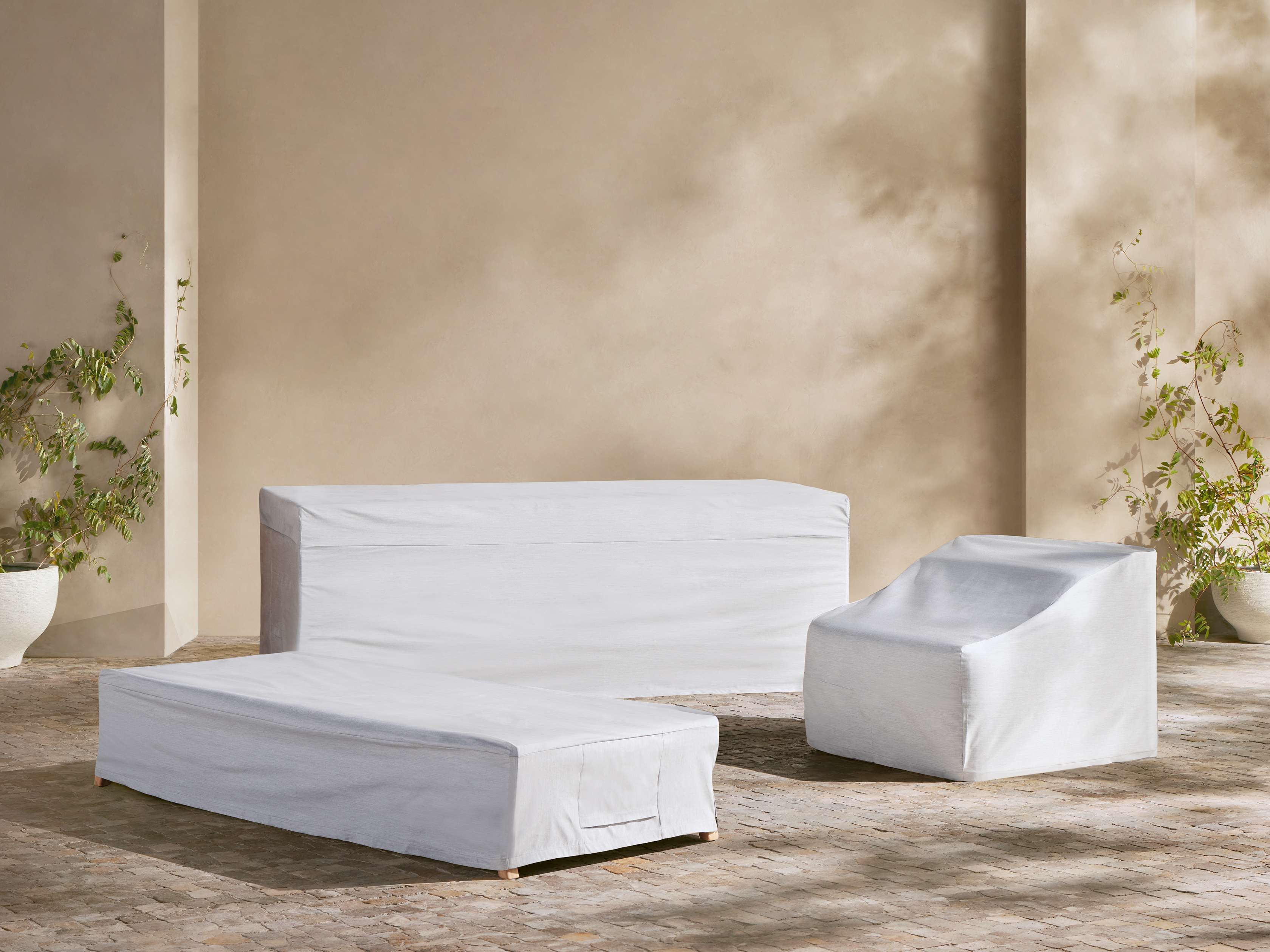 Mari Outdoor Collection Cover