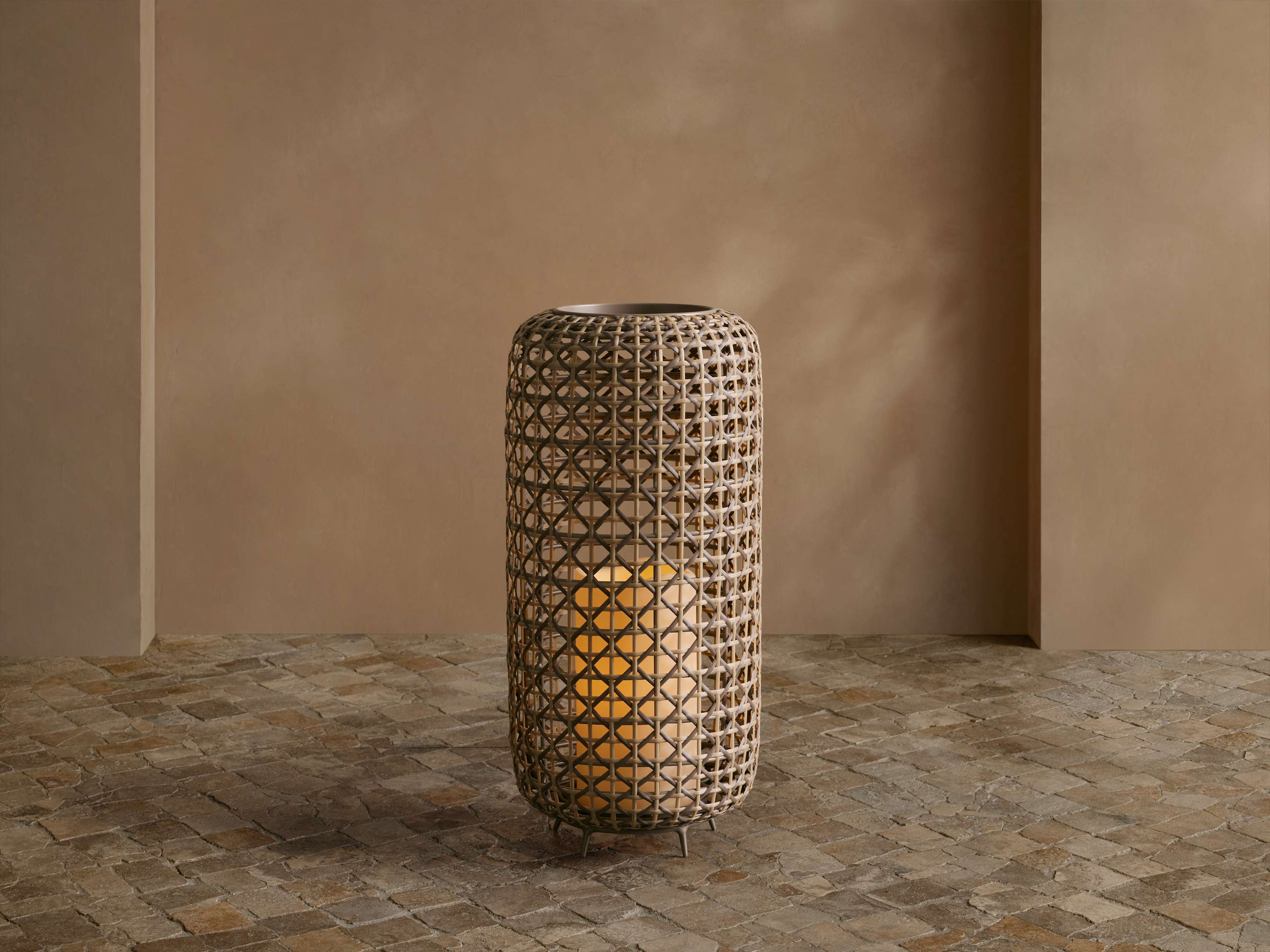 Noale Outdoor Lantern