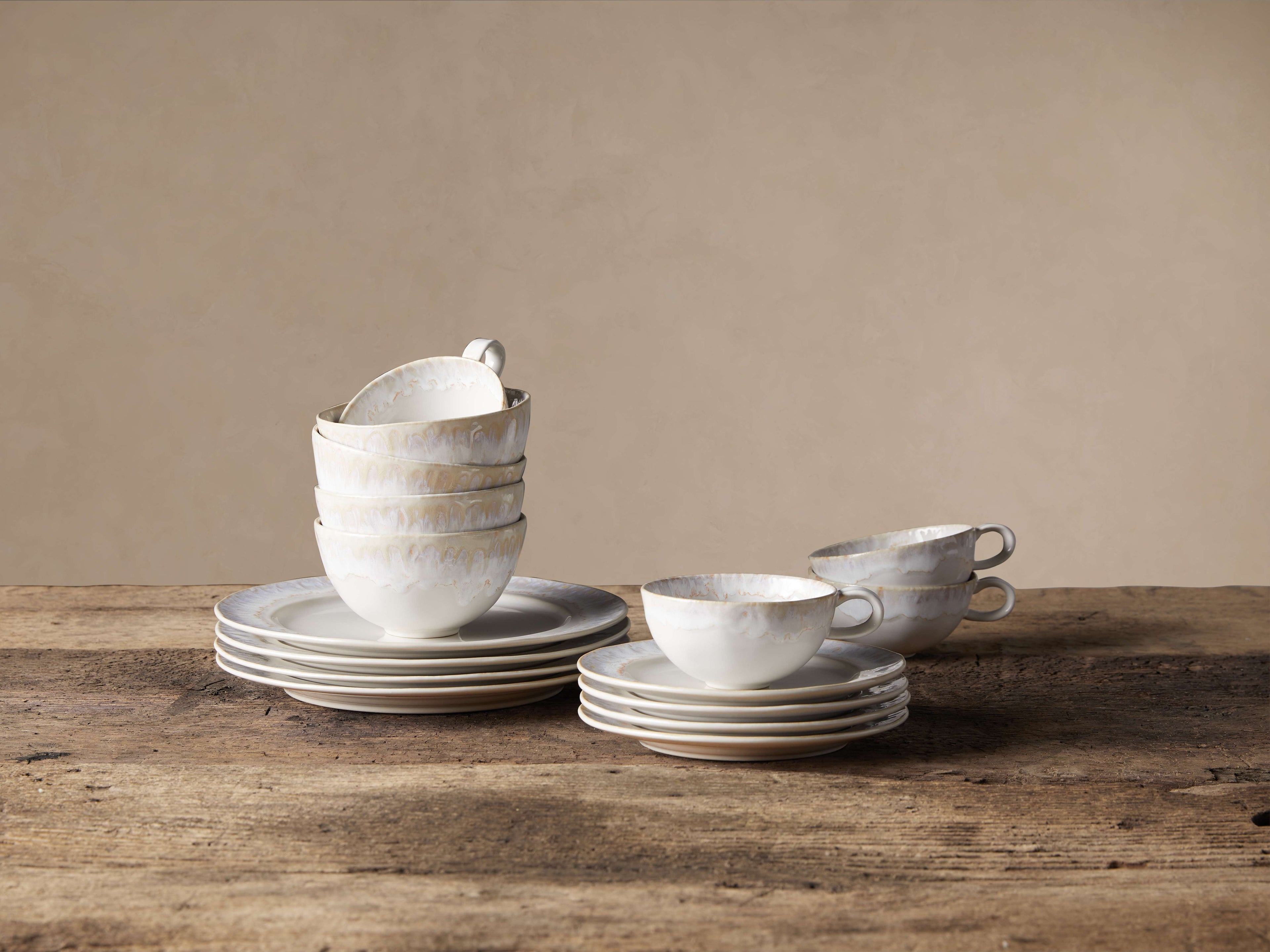 Bela Dinnerware (Set of 16)