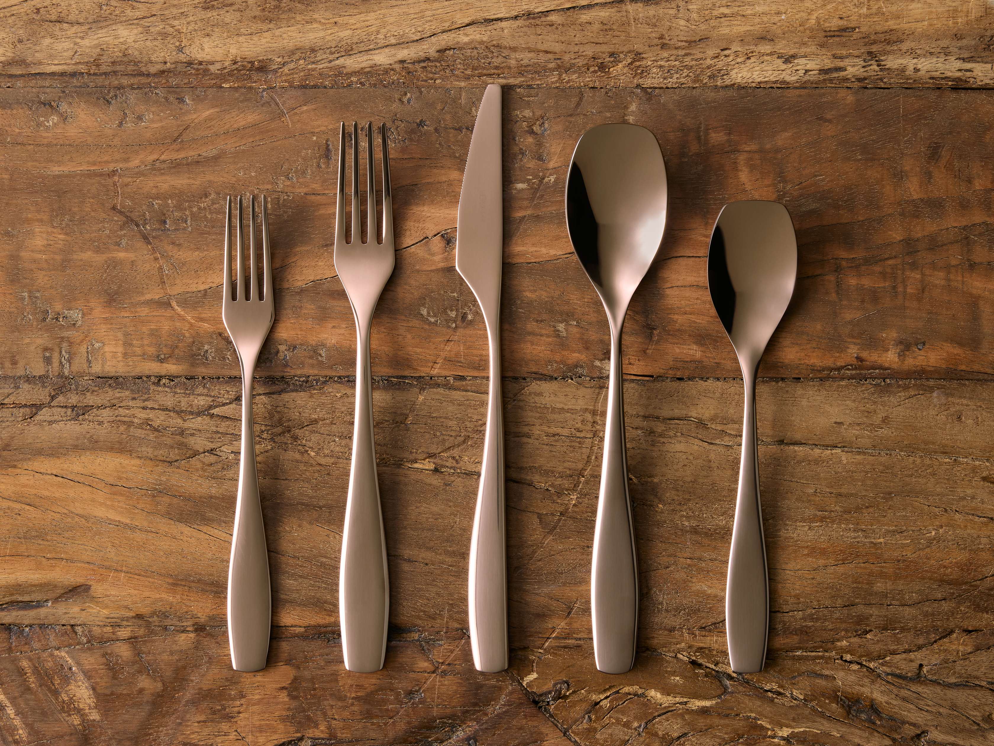 Esma Five Piece Place Setting