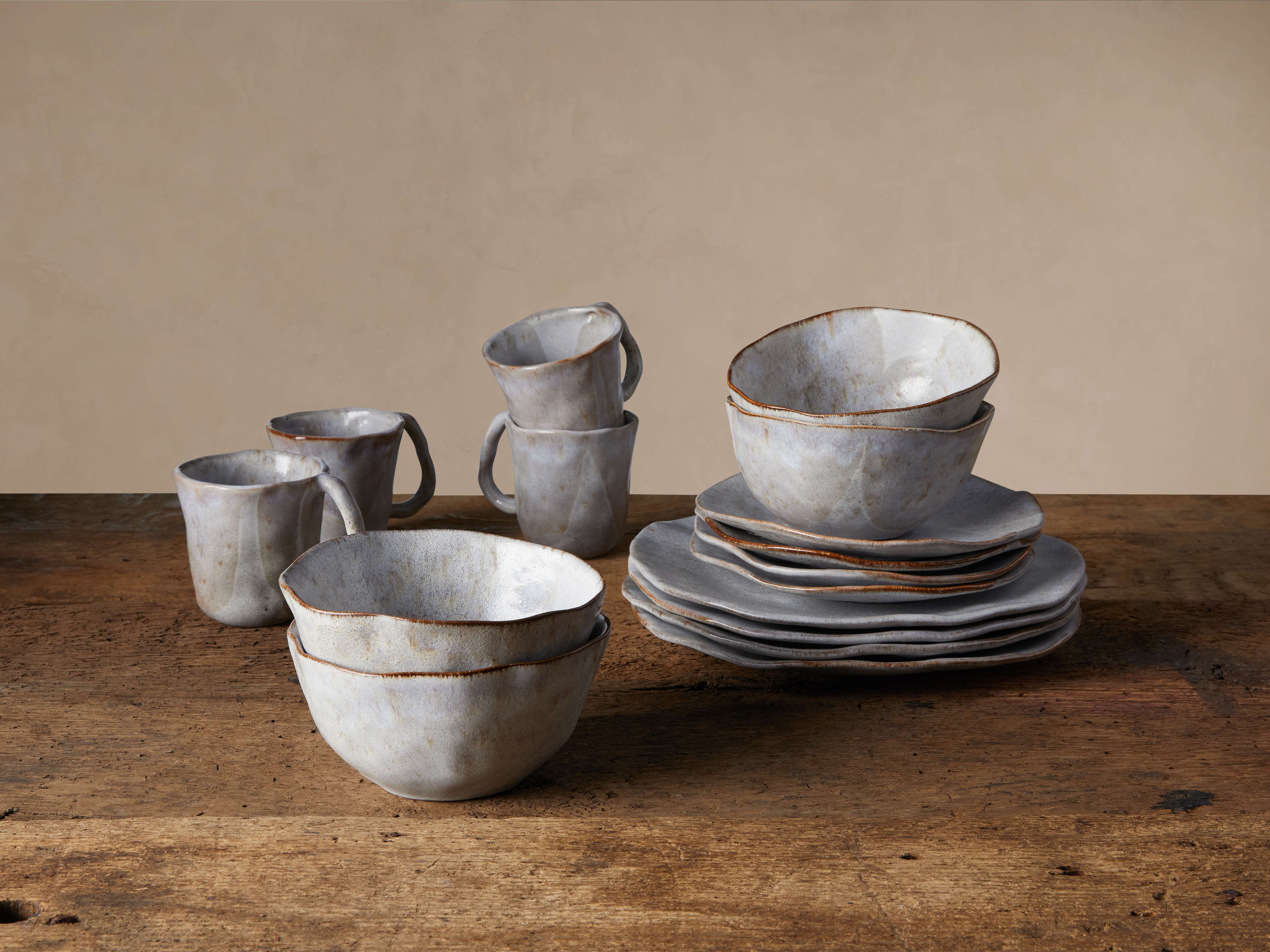 Skye Dinnerware with Cereal Bowls (Set of 16)