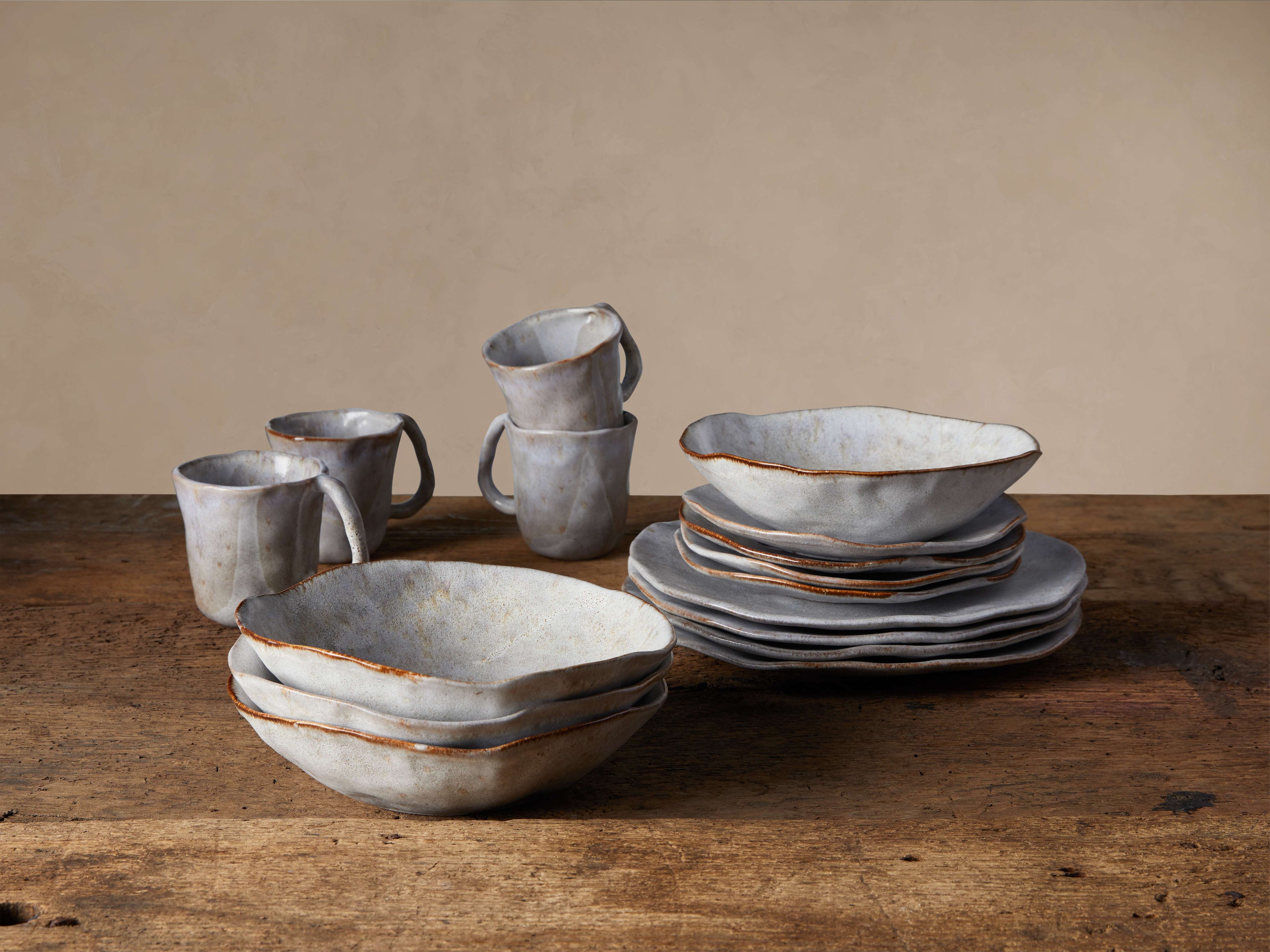 Skye Dinnerware with Pasta Bowls (Set of 16)