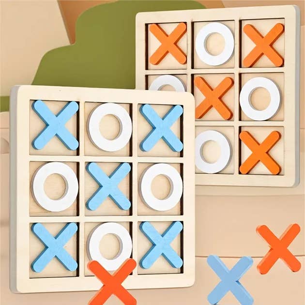Wooden Tic-Tac-Toe Game - 10-Pcs Set