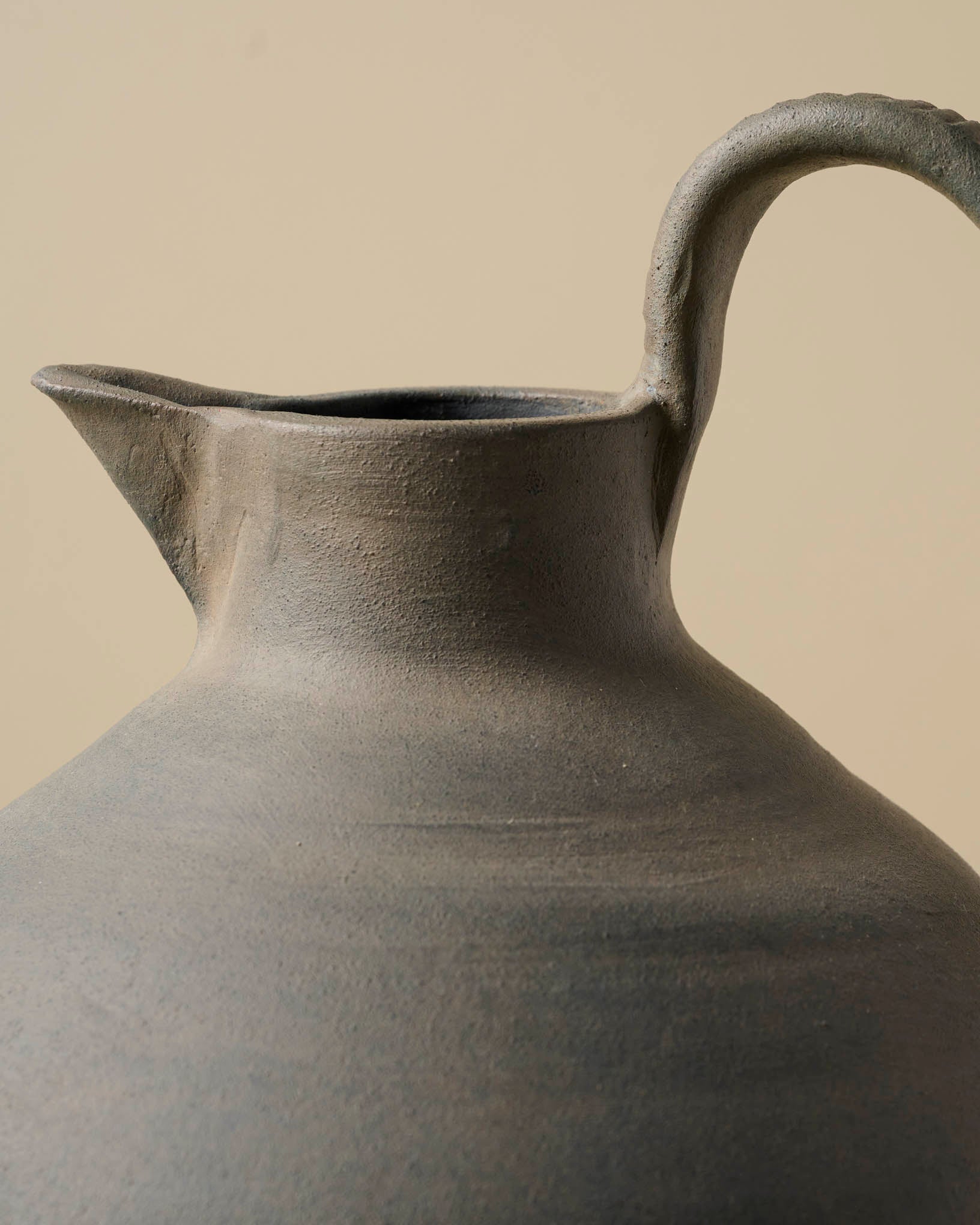 Ravine Black Ceramic Jug