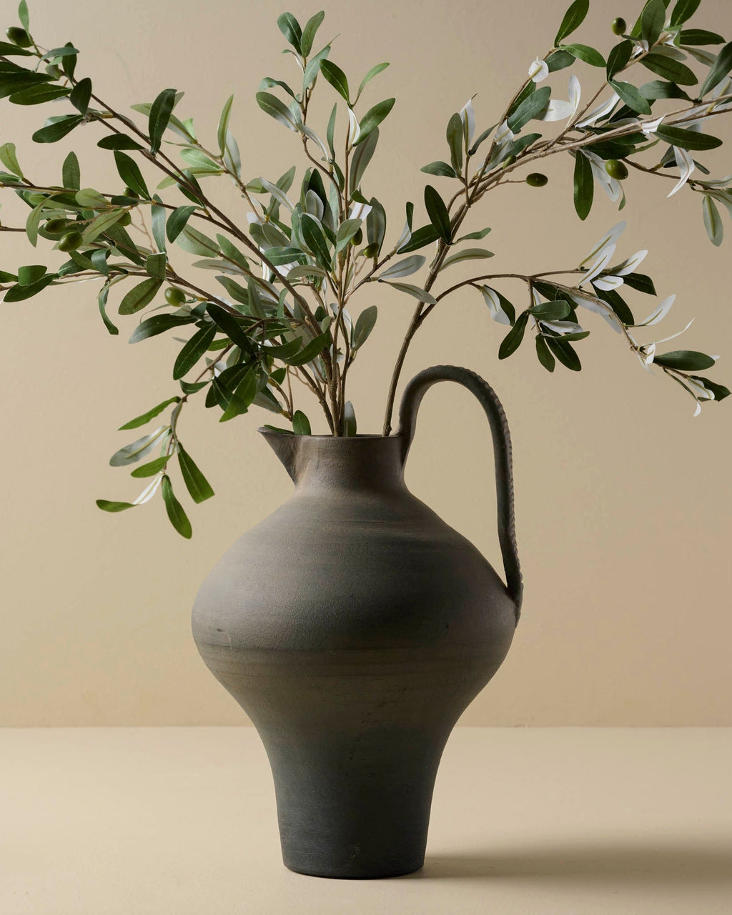 Ravine Black Ceramic Jug