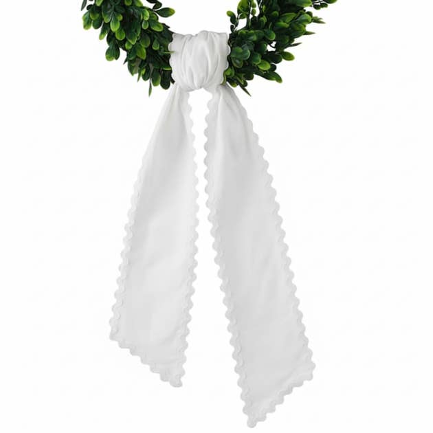 Scalloped Wreath Sash Holidays Entryway Decor