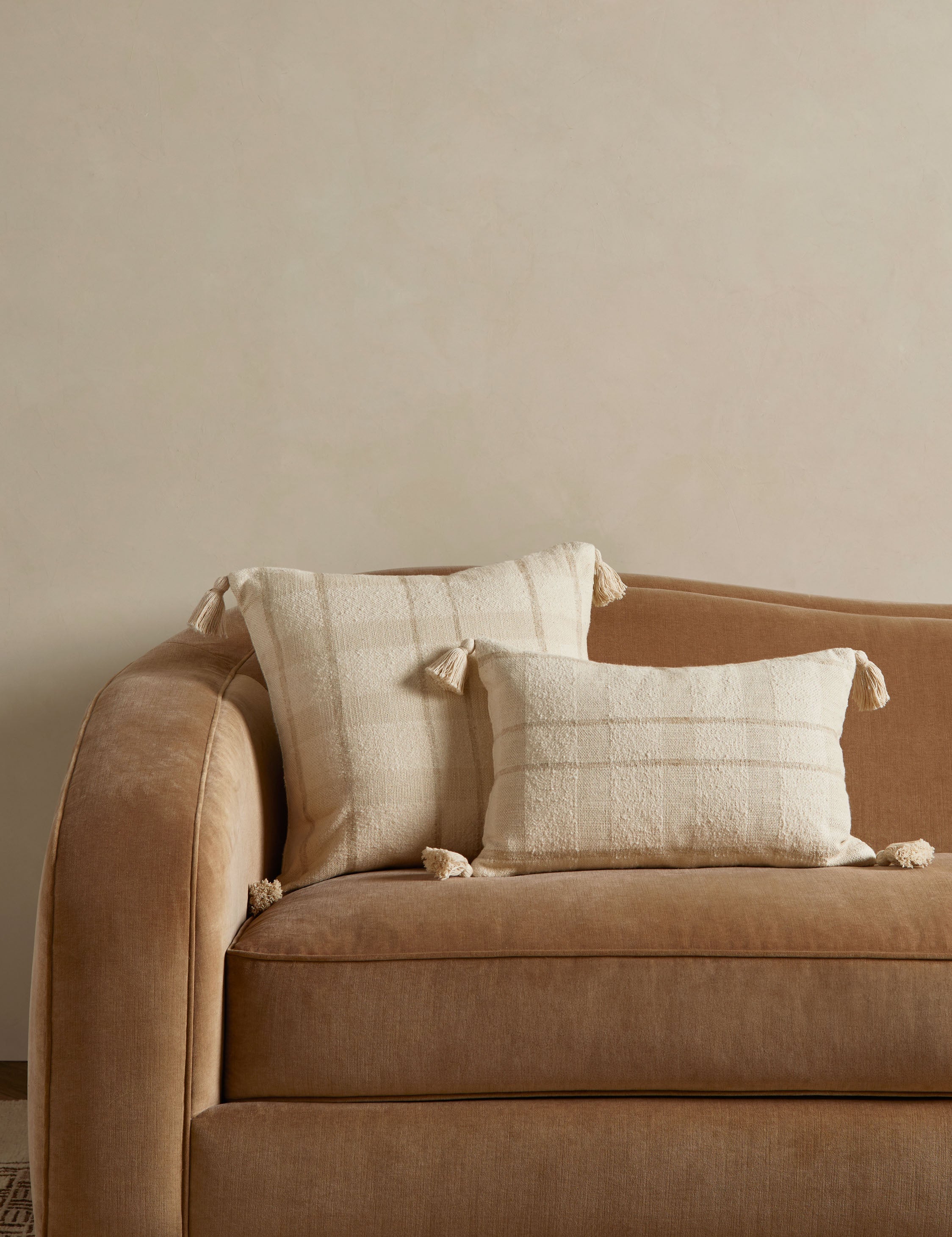 Alira Pillow