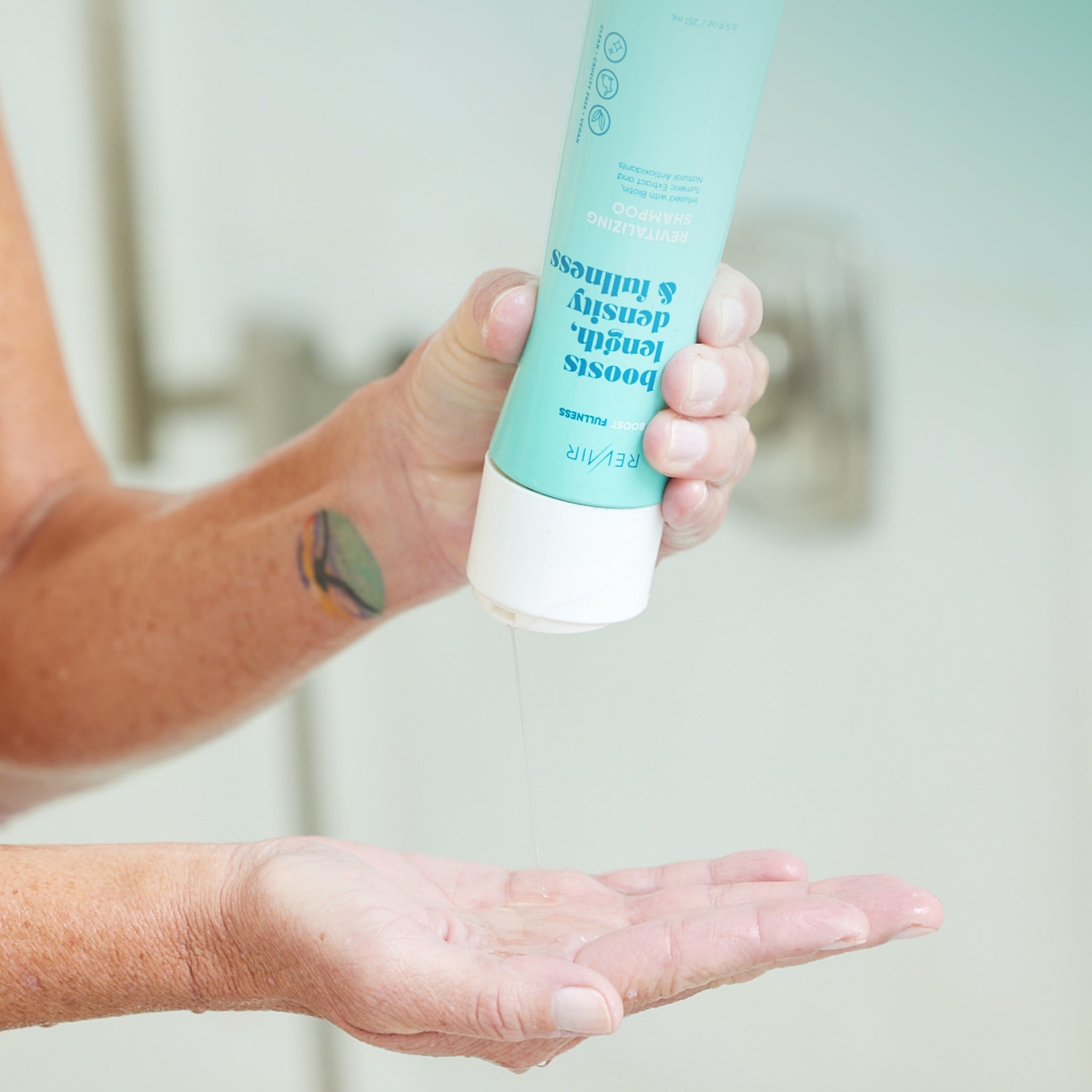 Revitalizing Shampoo (8.5 oz)