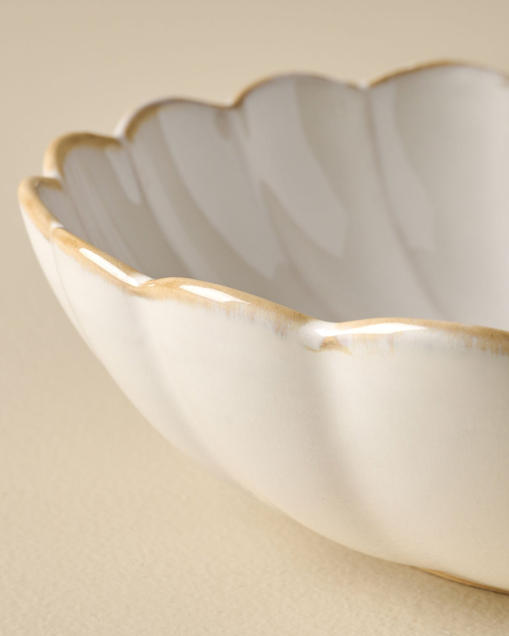 Cream Scalloped Serving Bowl