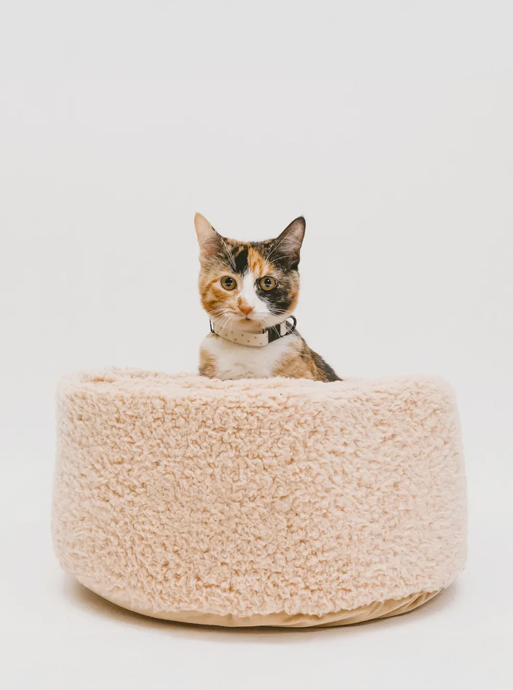ULTRA-SOFT SHERPA CAT BED