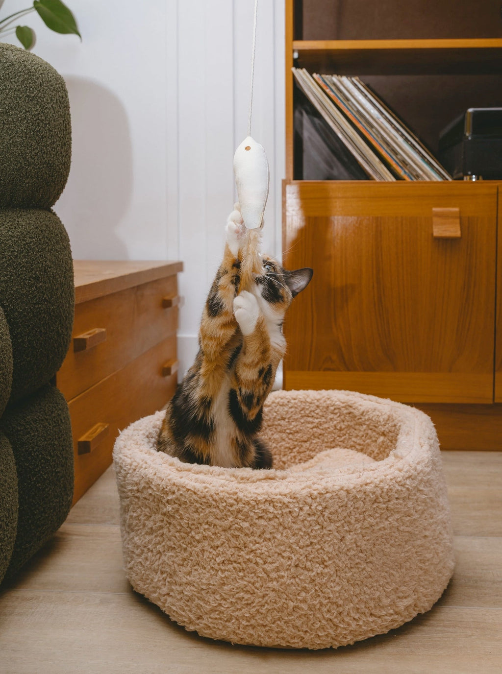 ULTRA-SOFT SHERPA CAT BED