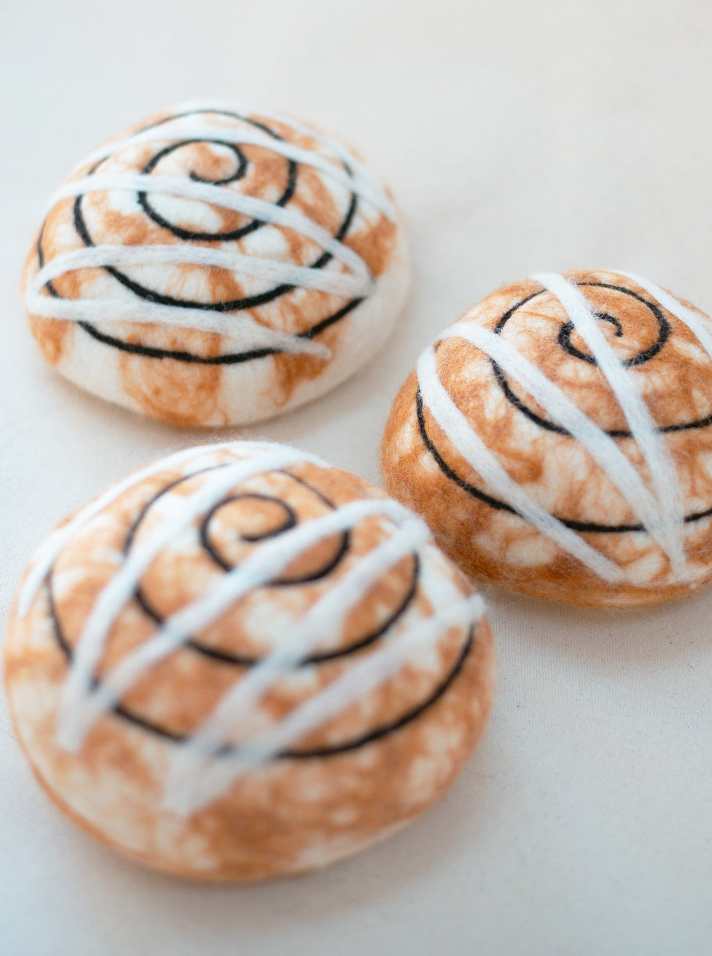 WOOL CINNAMON ROLL
