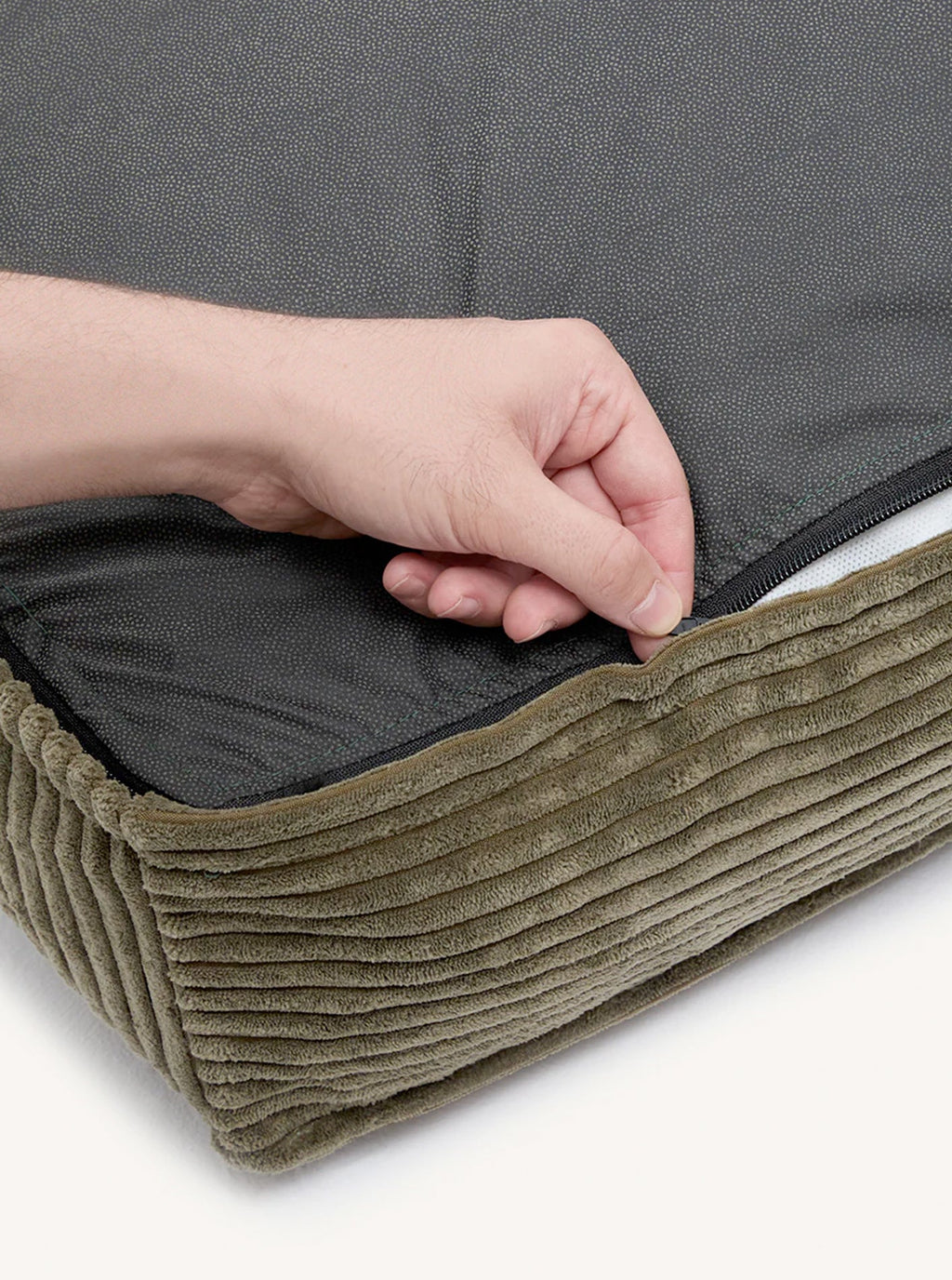 GREEN CORDUROY DOG BED - CUADRA