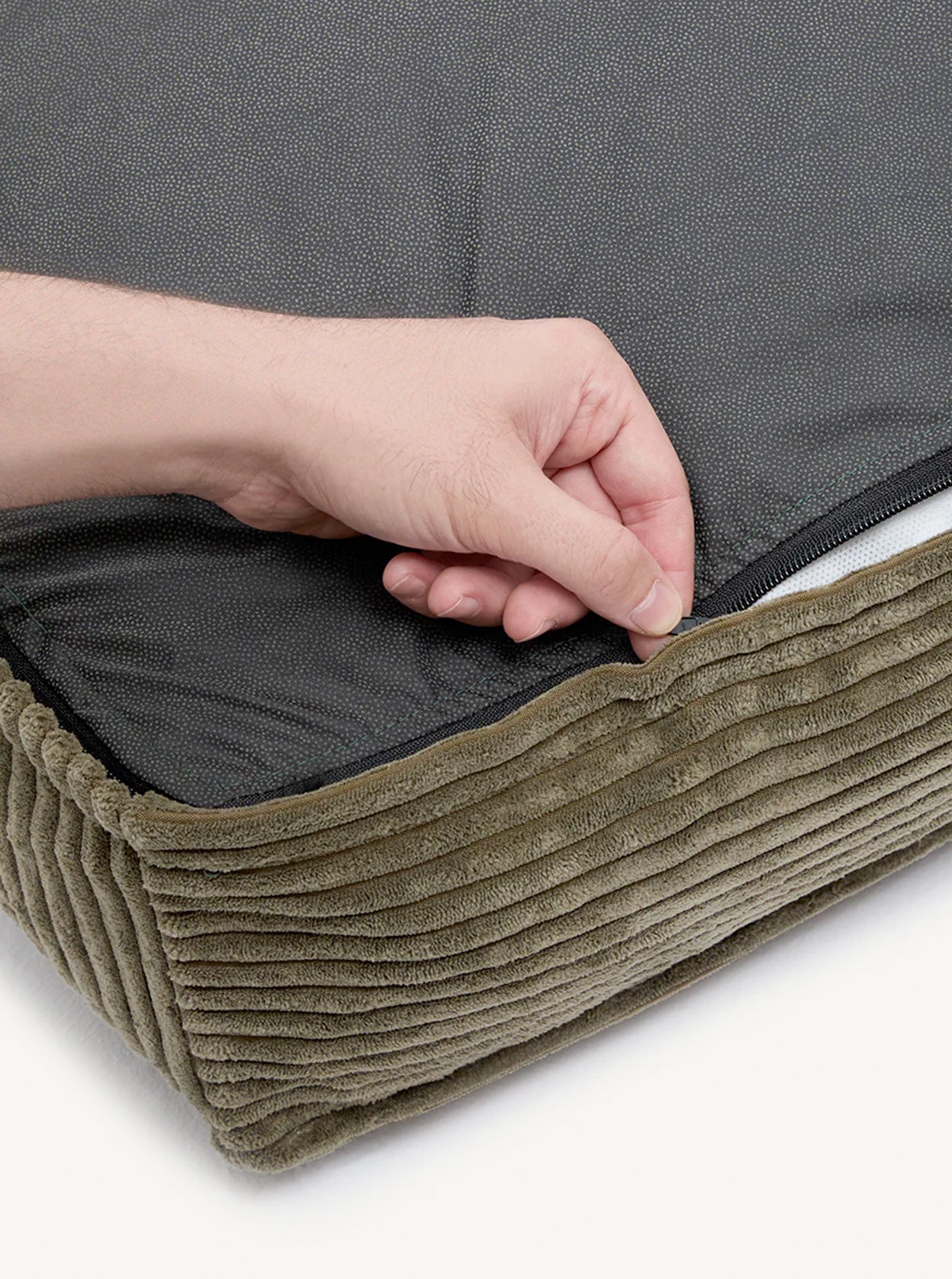 GREEN CORDUROY DOG BED - CUADRA