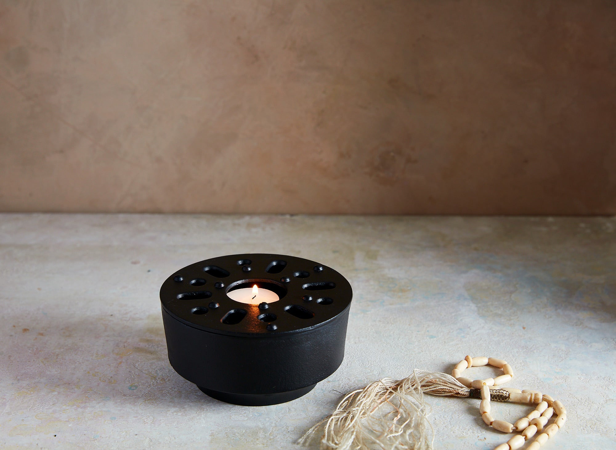Hobnail Cast Iron Tea Warmer