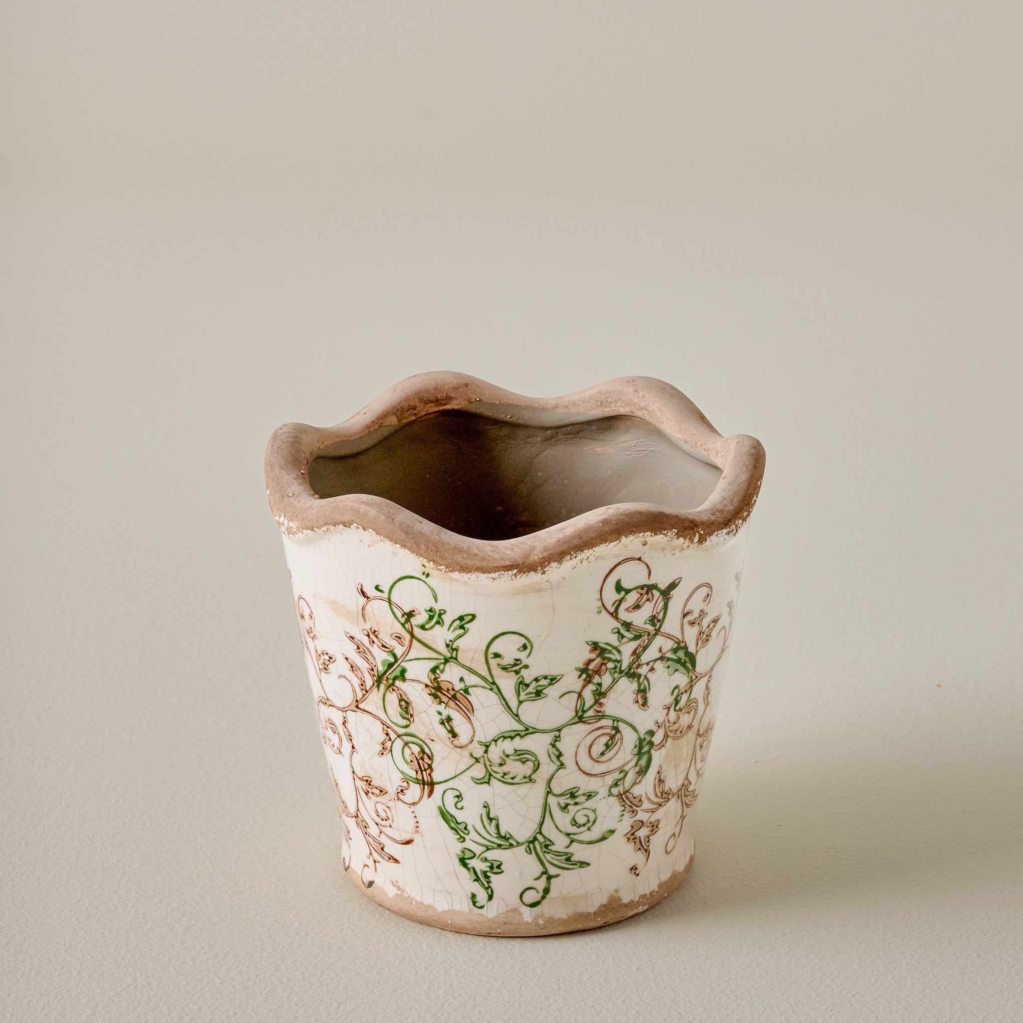 Green Scalloped Distressed Planter