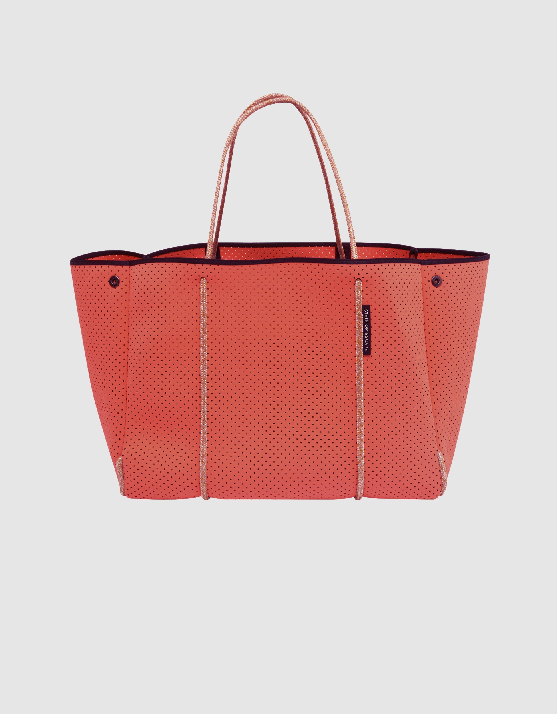 Escape tote in guava
