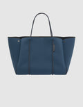 Escape™ tote in midnight