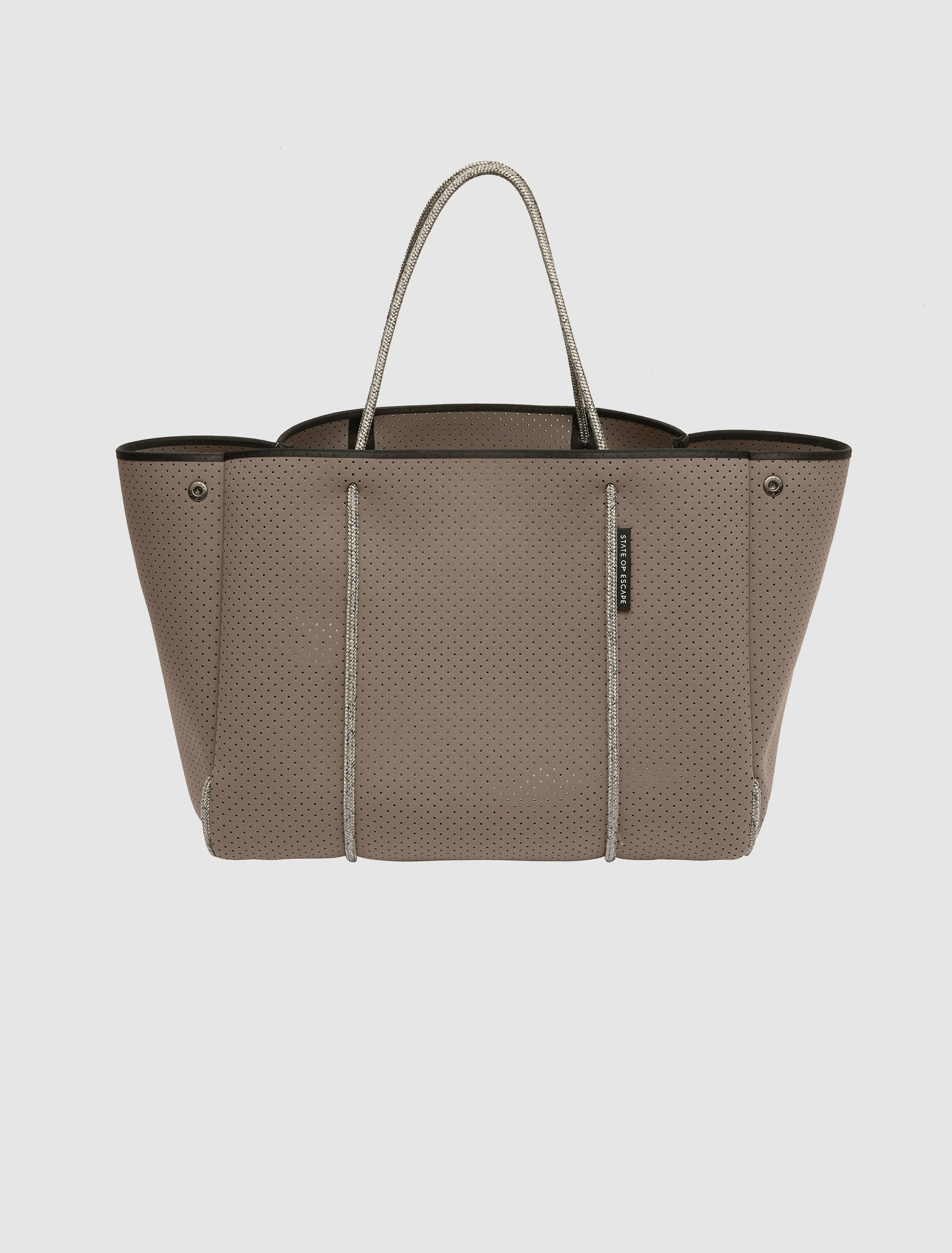 Escape tote in woodsmoke