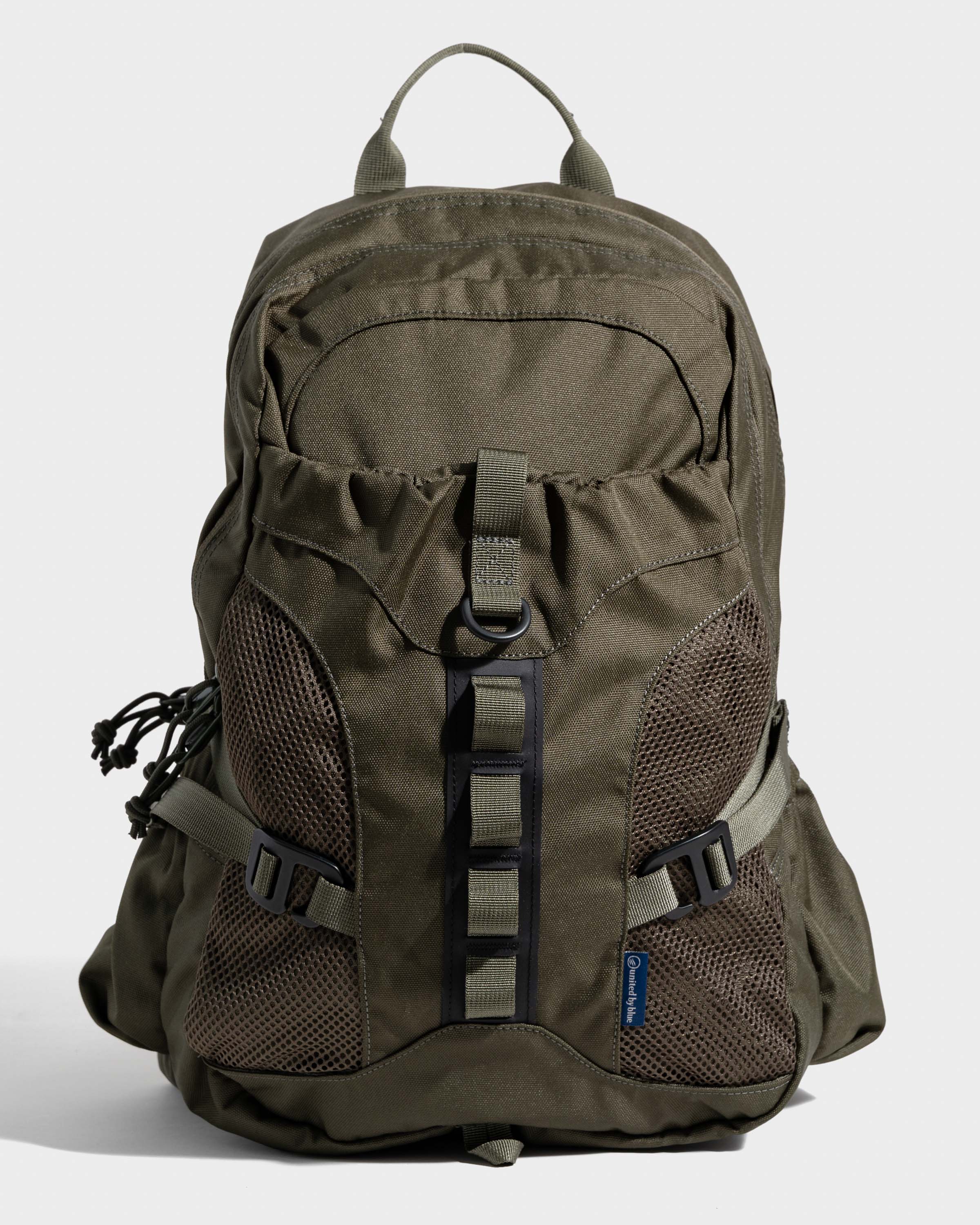 (R)evolution™ 22L Trek Pack