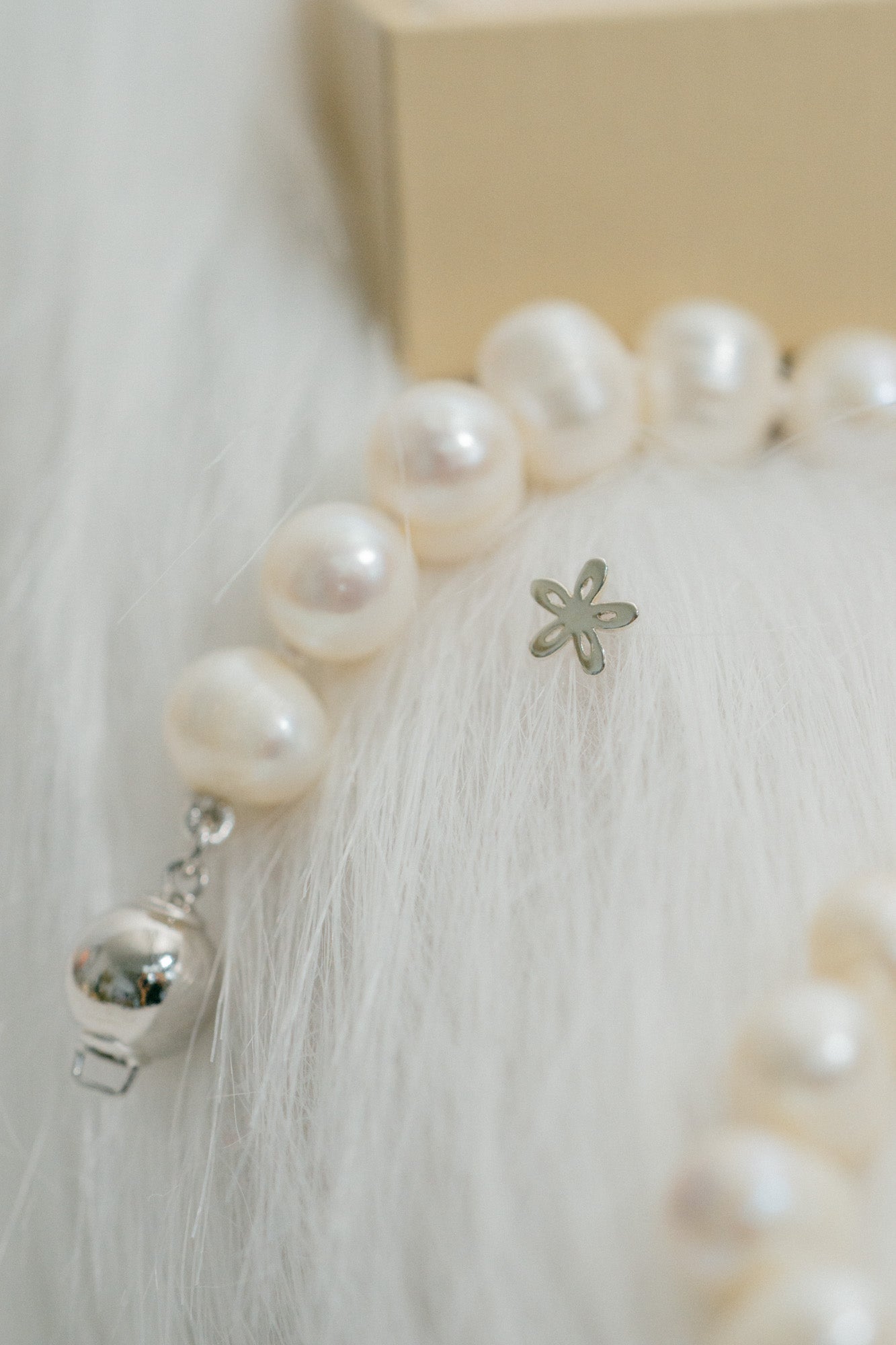 Mini Daisy Stud Earrings *ready-to-ship