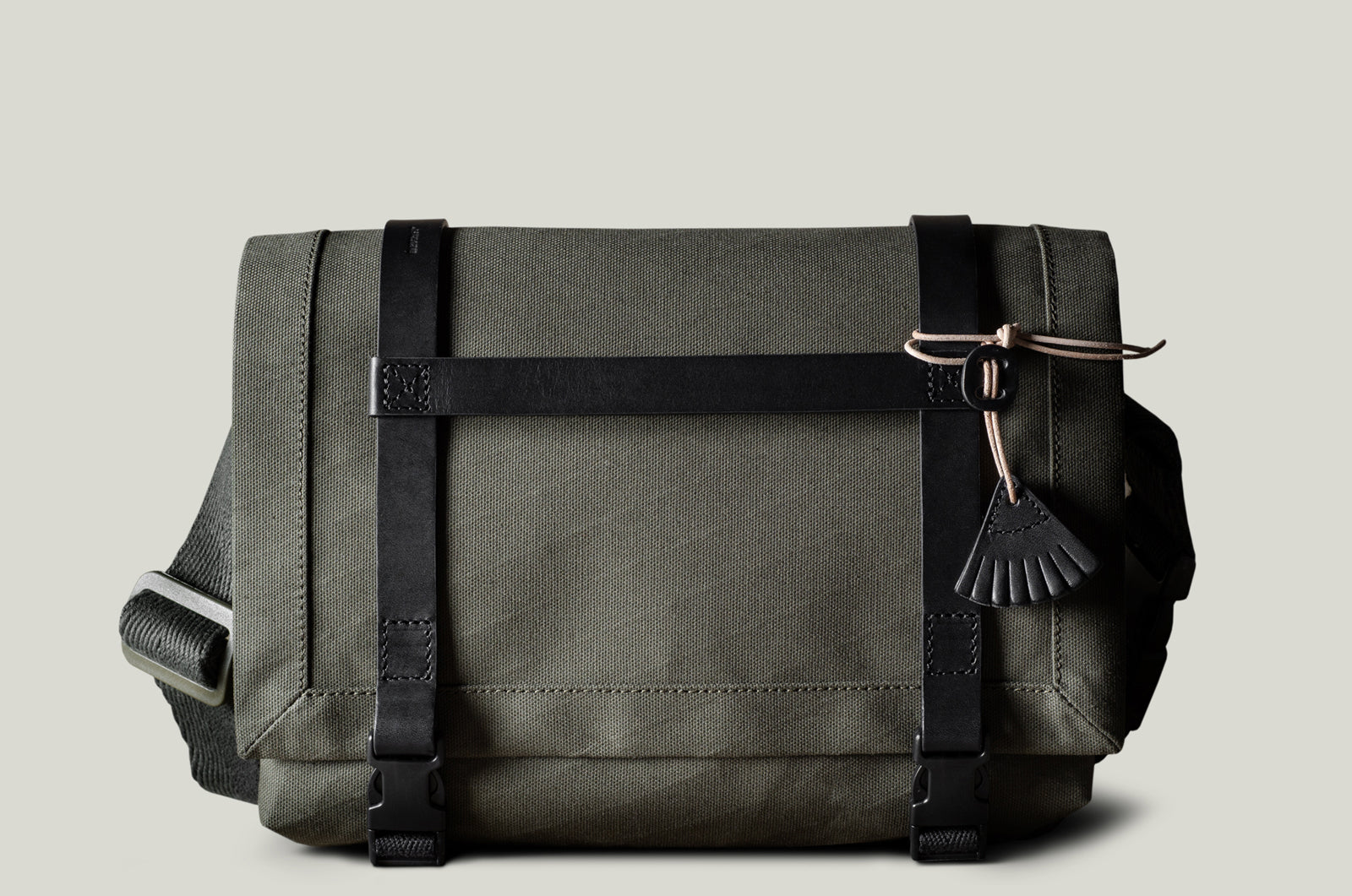 H Small Messenger Bag . Forest