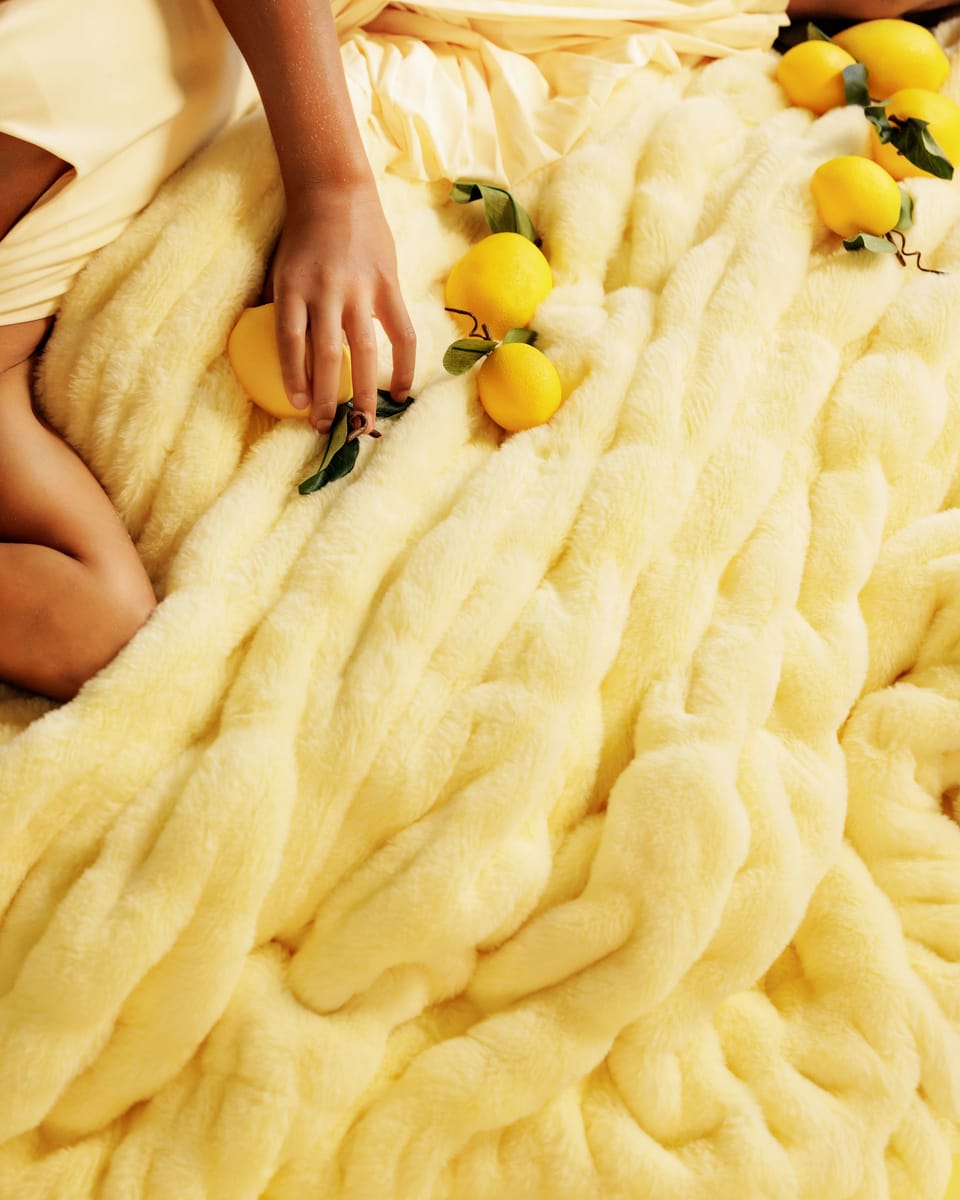 Hugs Light Pear Blanket