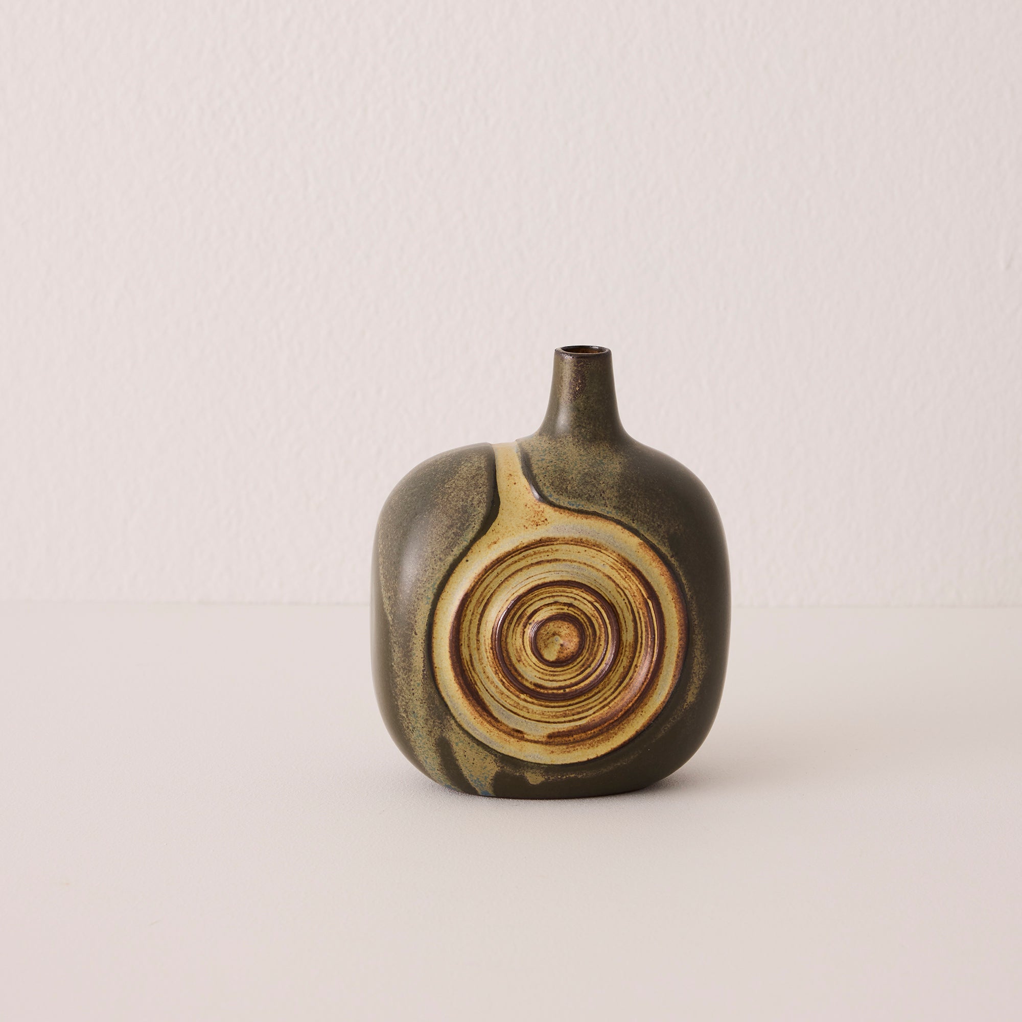 Round Plant Relief Vase - Large