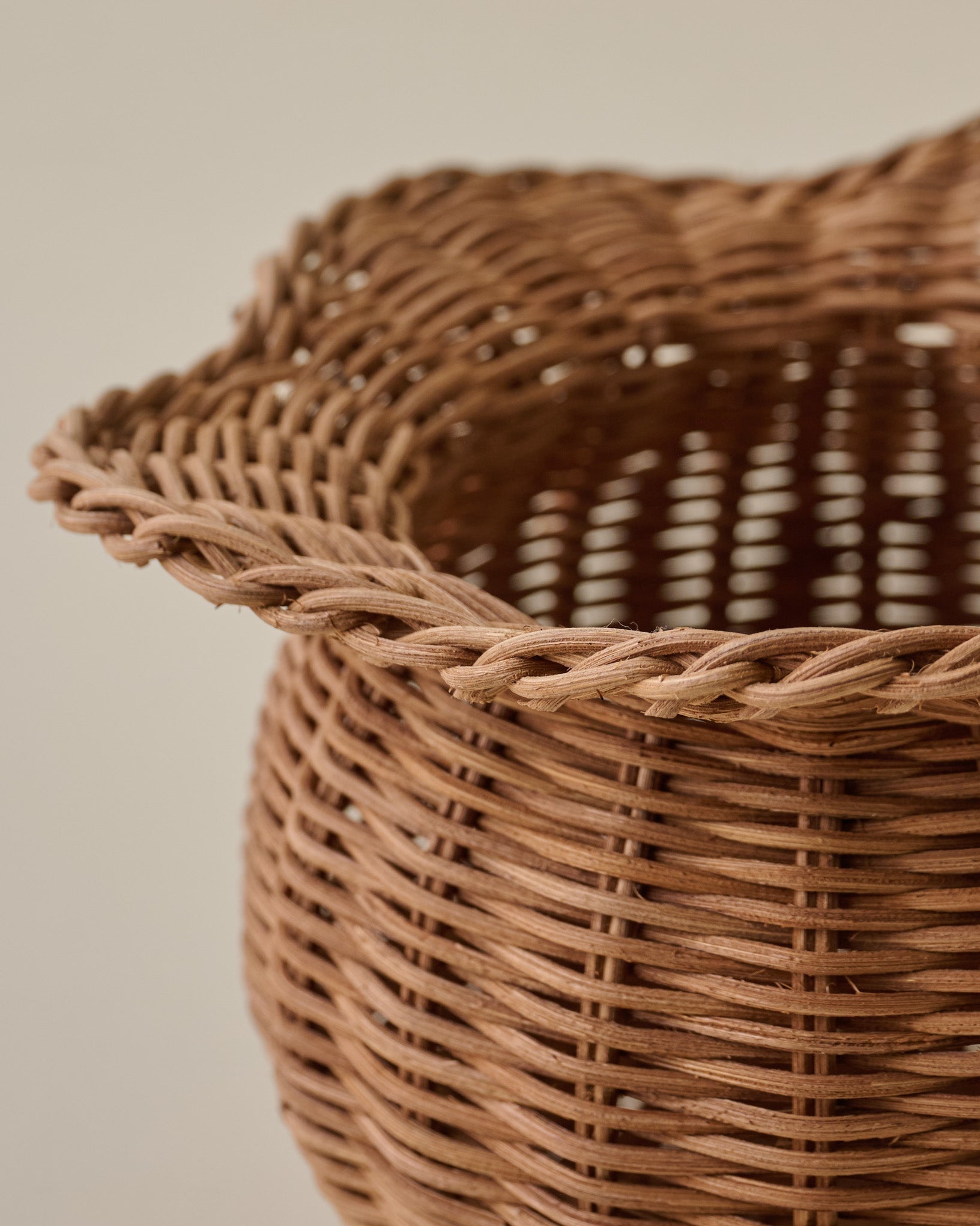 Perry Scalloped Rim Woven Vase