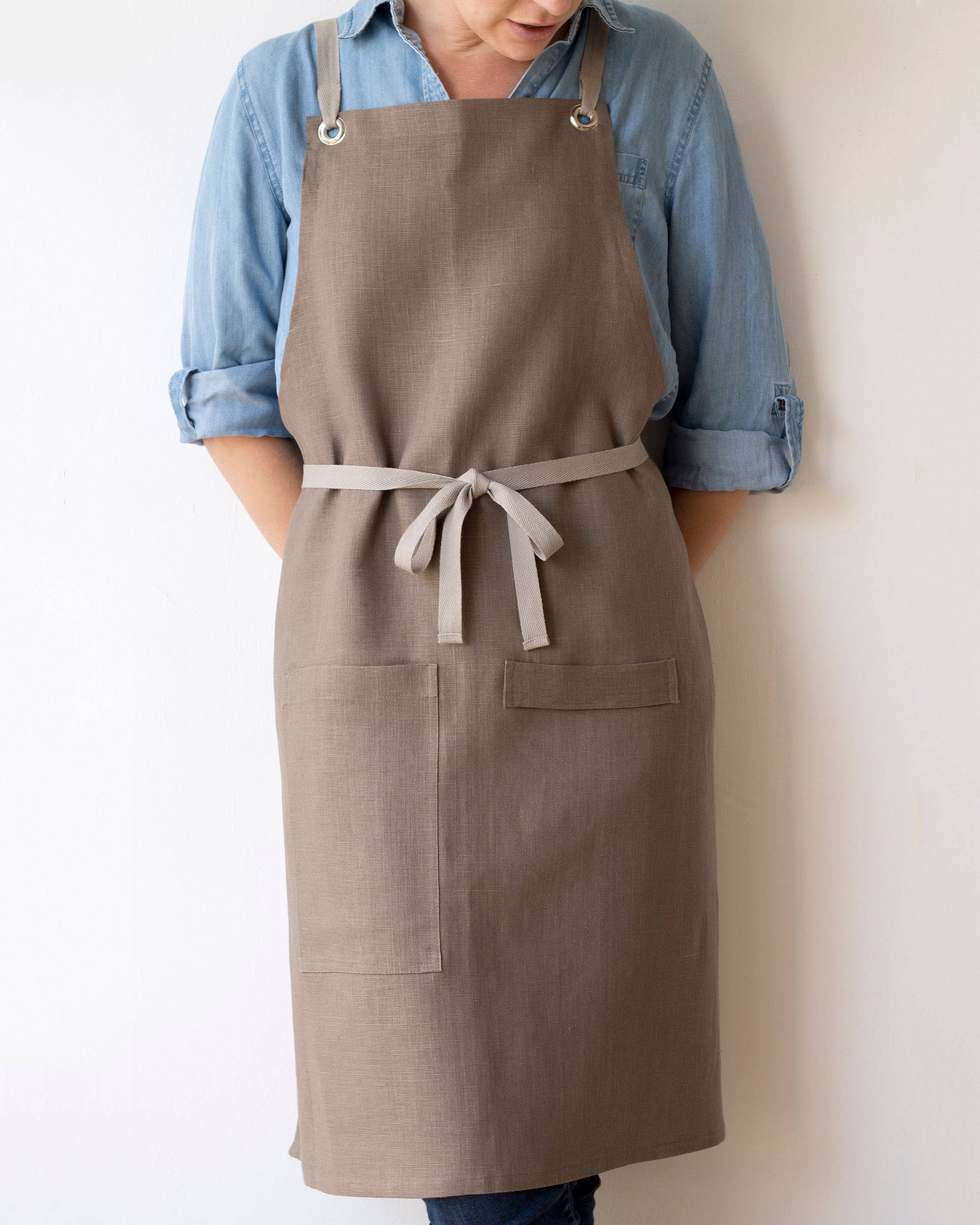 Crossback Linen Apron - Bark